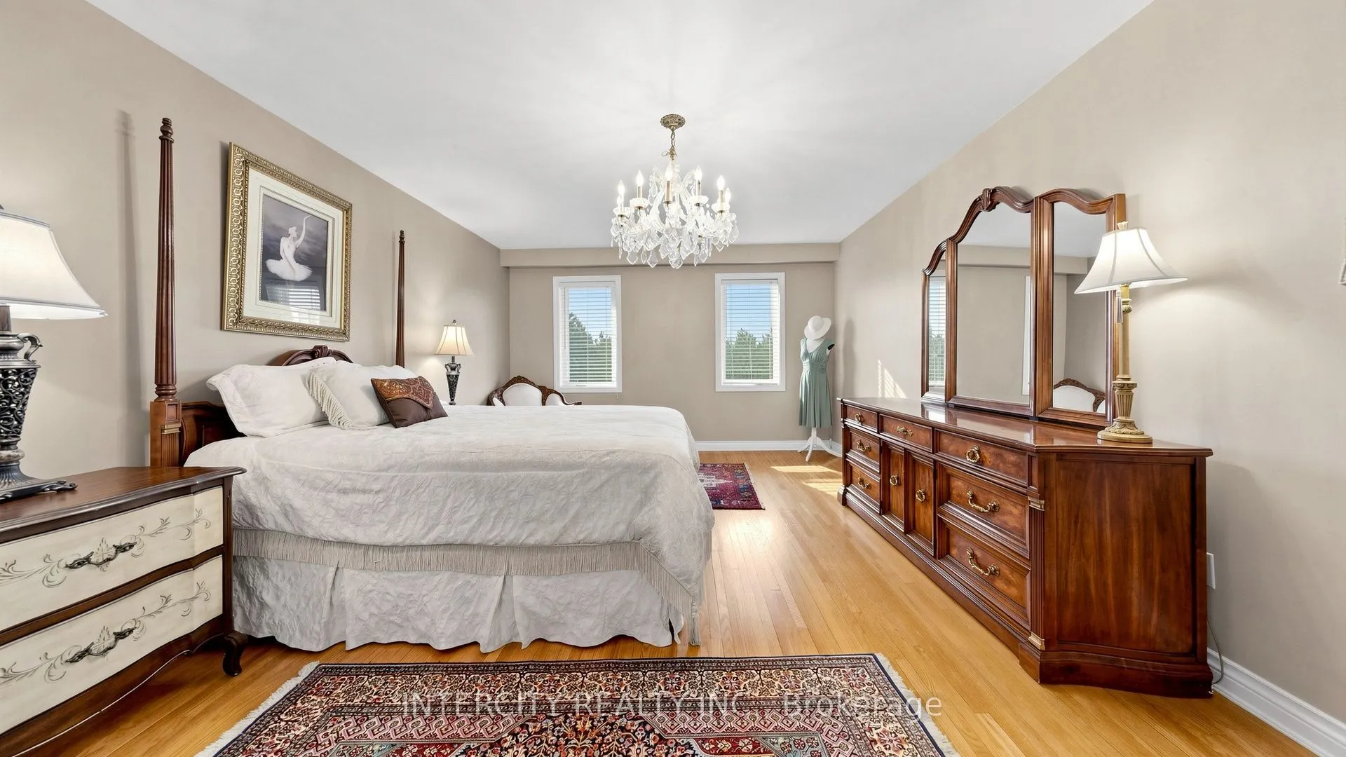 76 Spruce Avenue