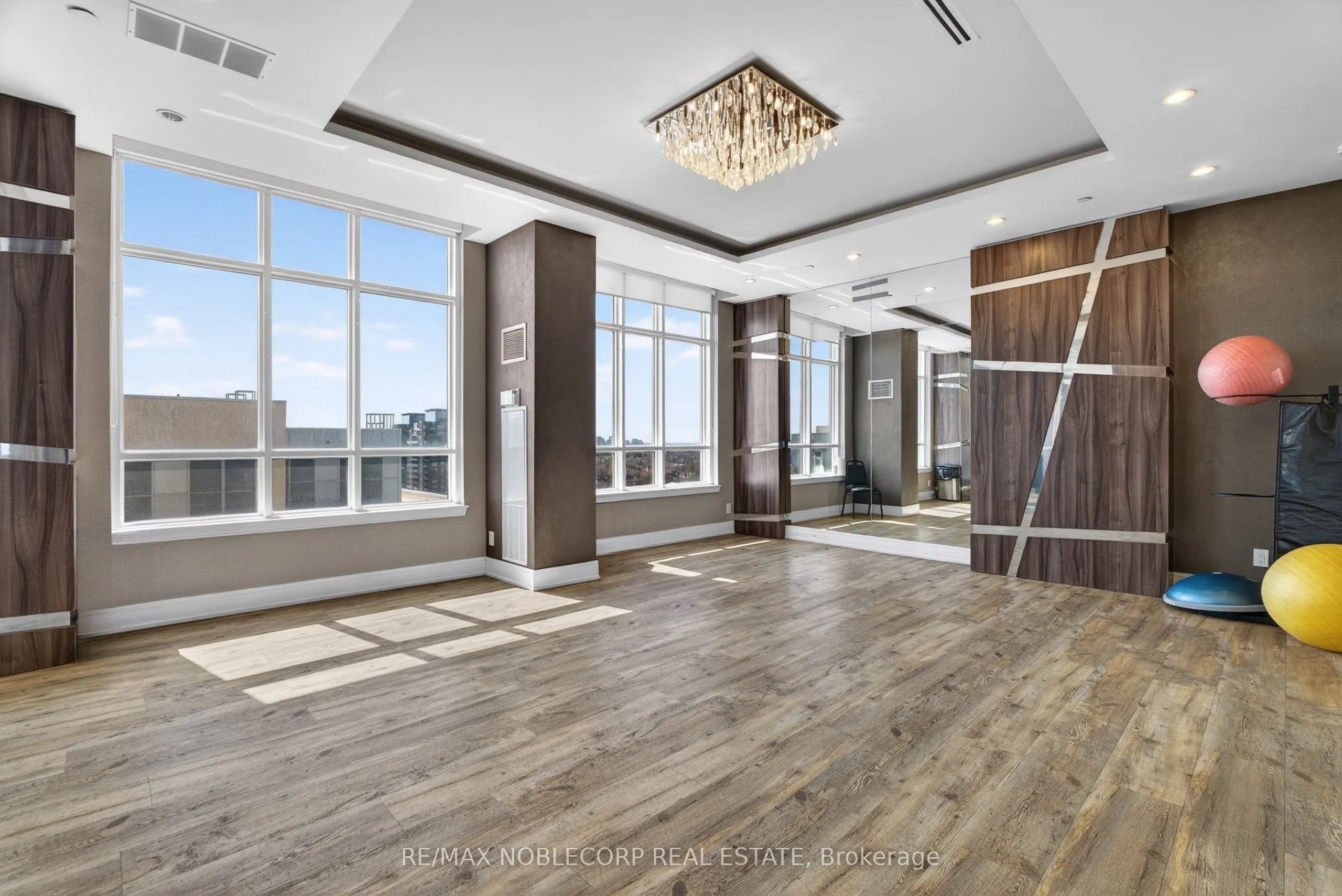 9191 Yonge Street #206SW