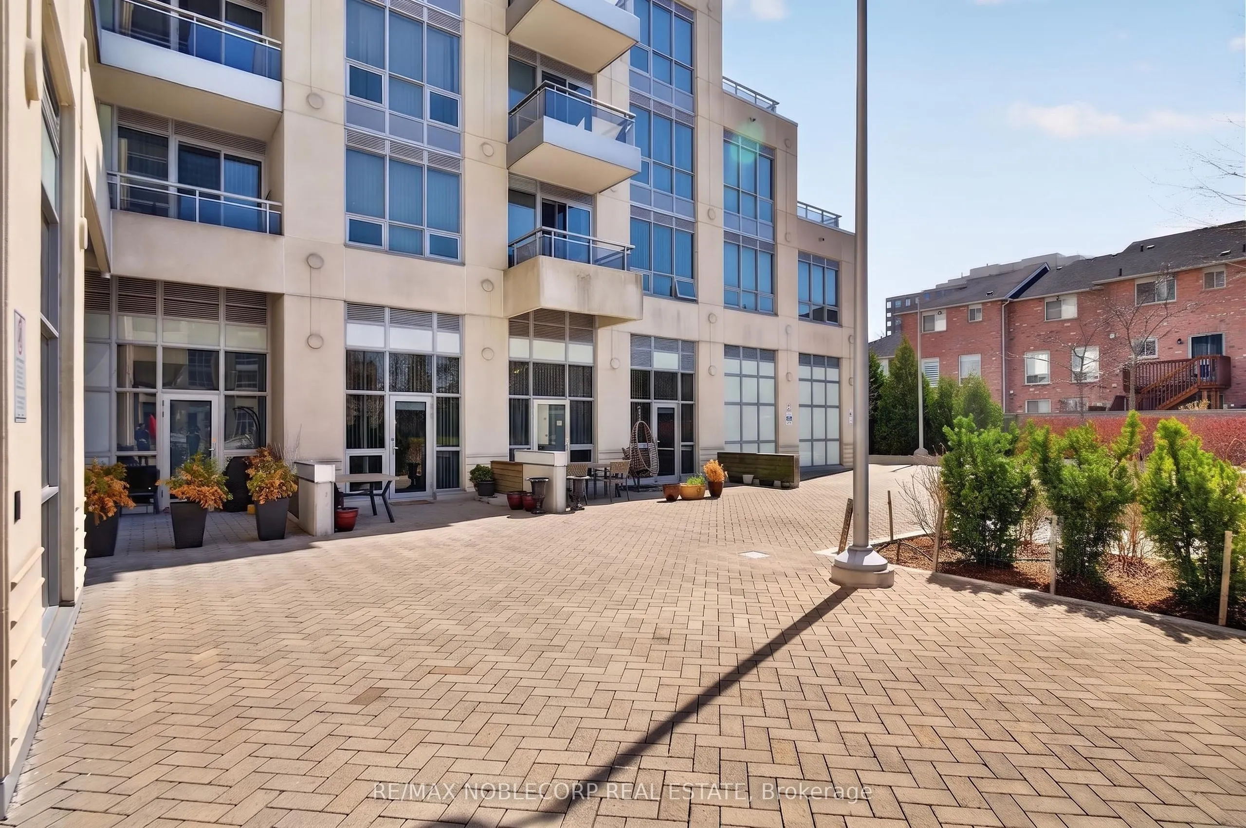 9191 Yonge Street #206SW