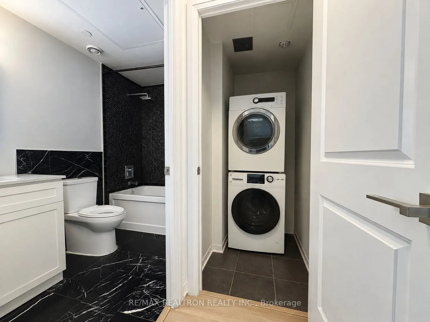 7161 Yonge Street #2535