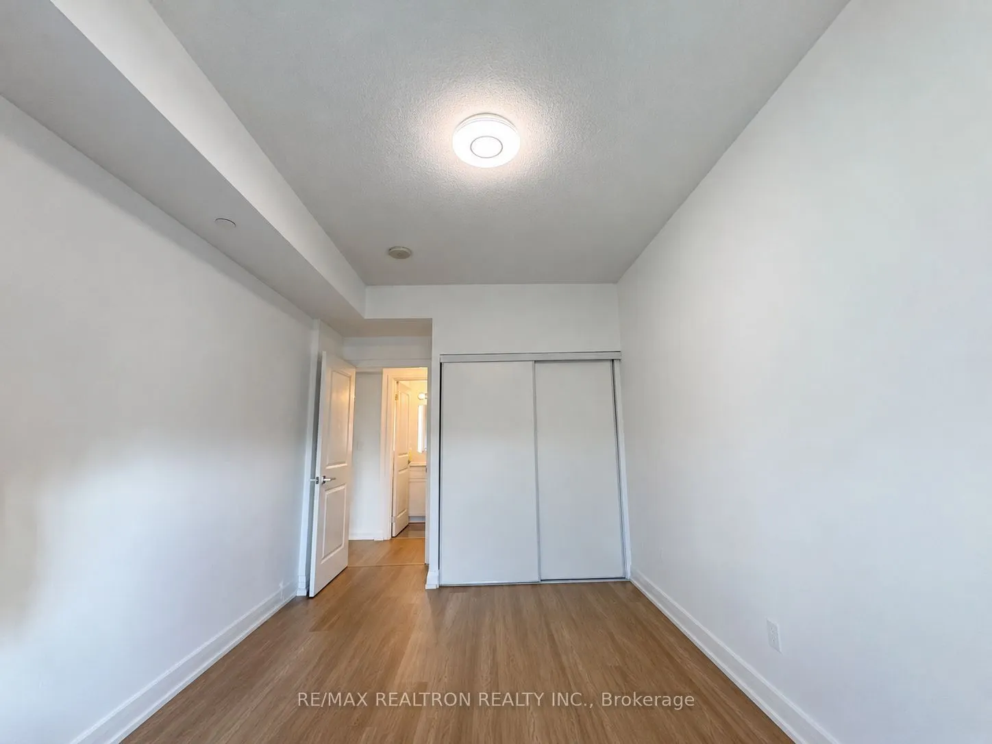 7161 Yonge Street #2535