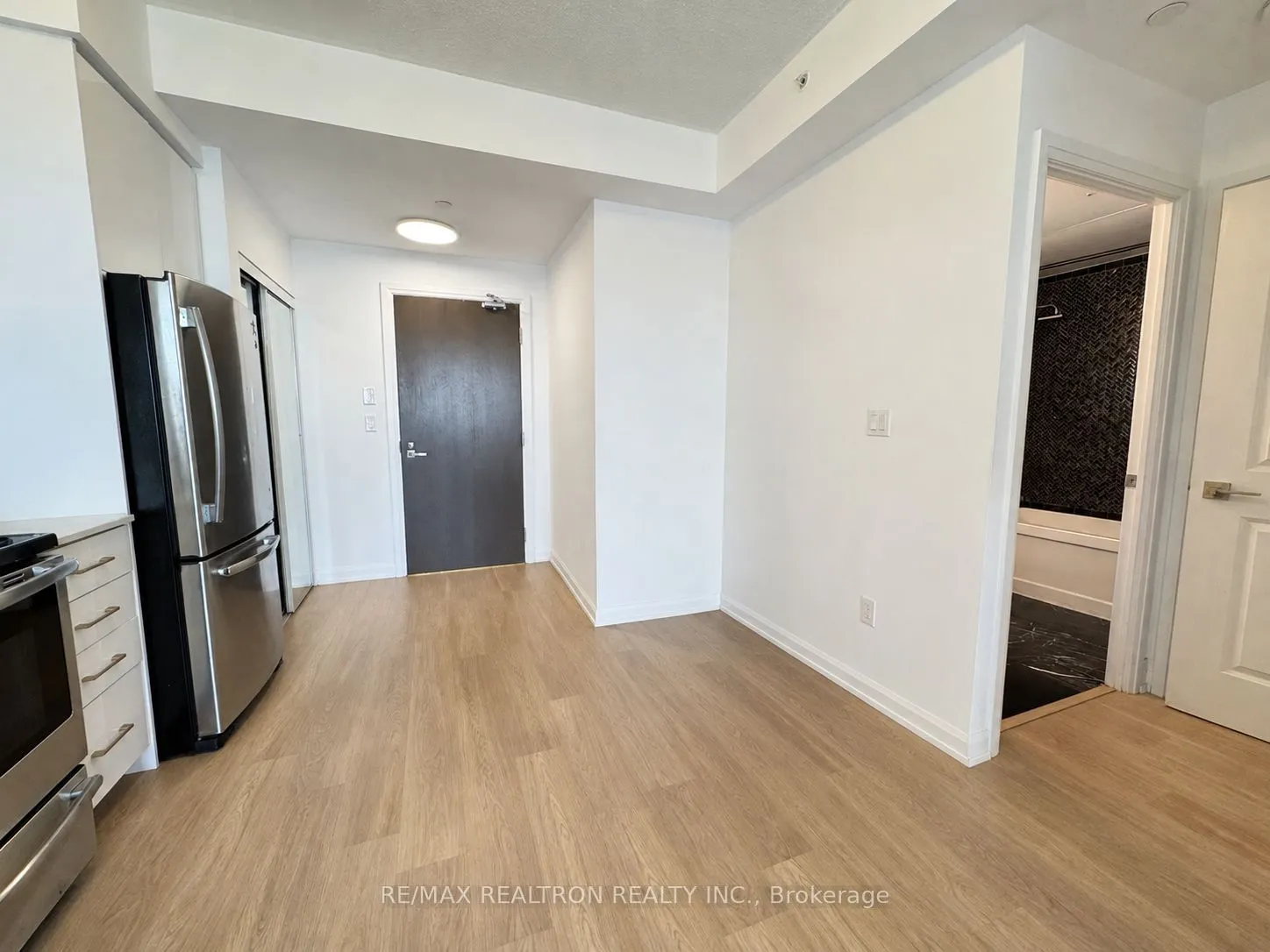 7161 Yonge Street #2535