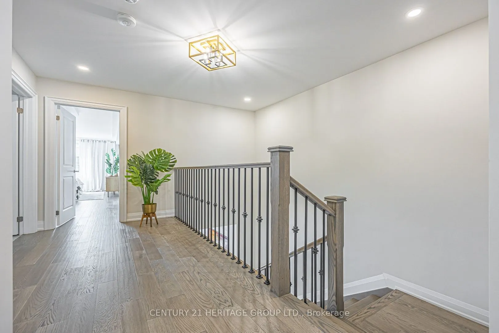 27 Lowther Avenue