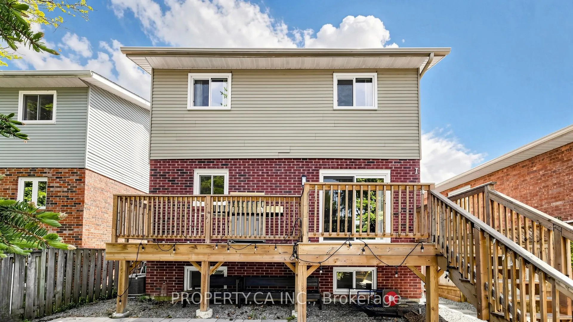 32 Hodgins Avenue