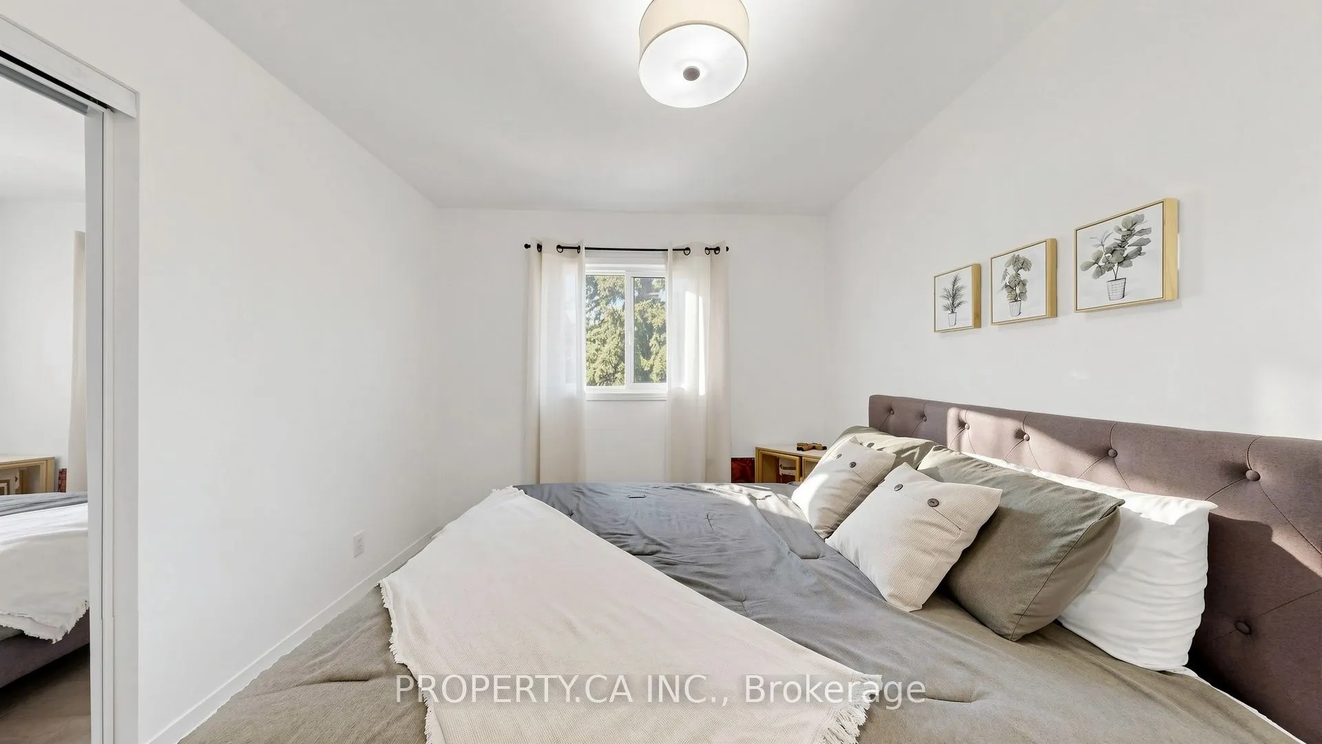 32 Hodgins Avenue
