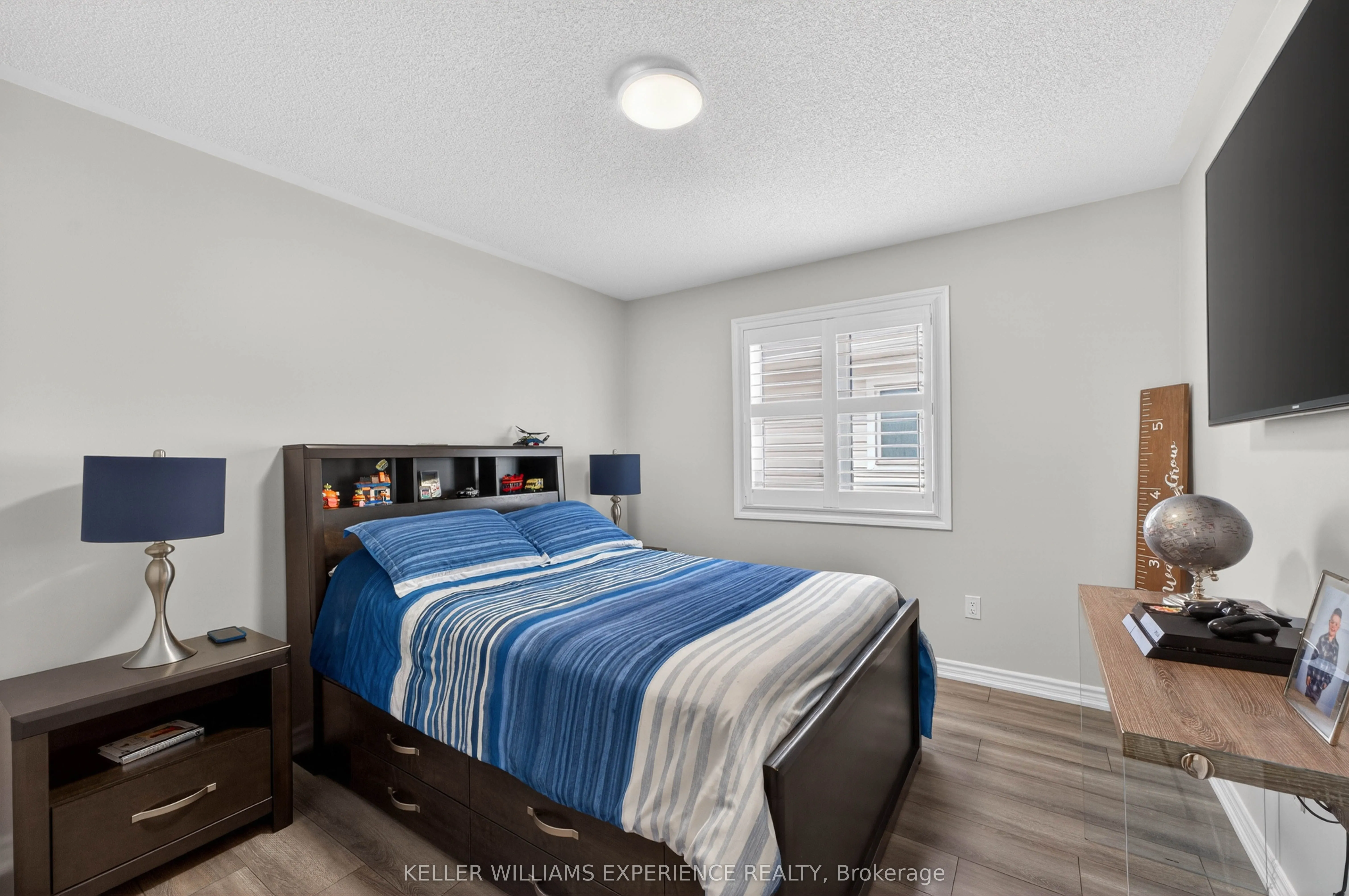105 DECAROLIS Crescent