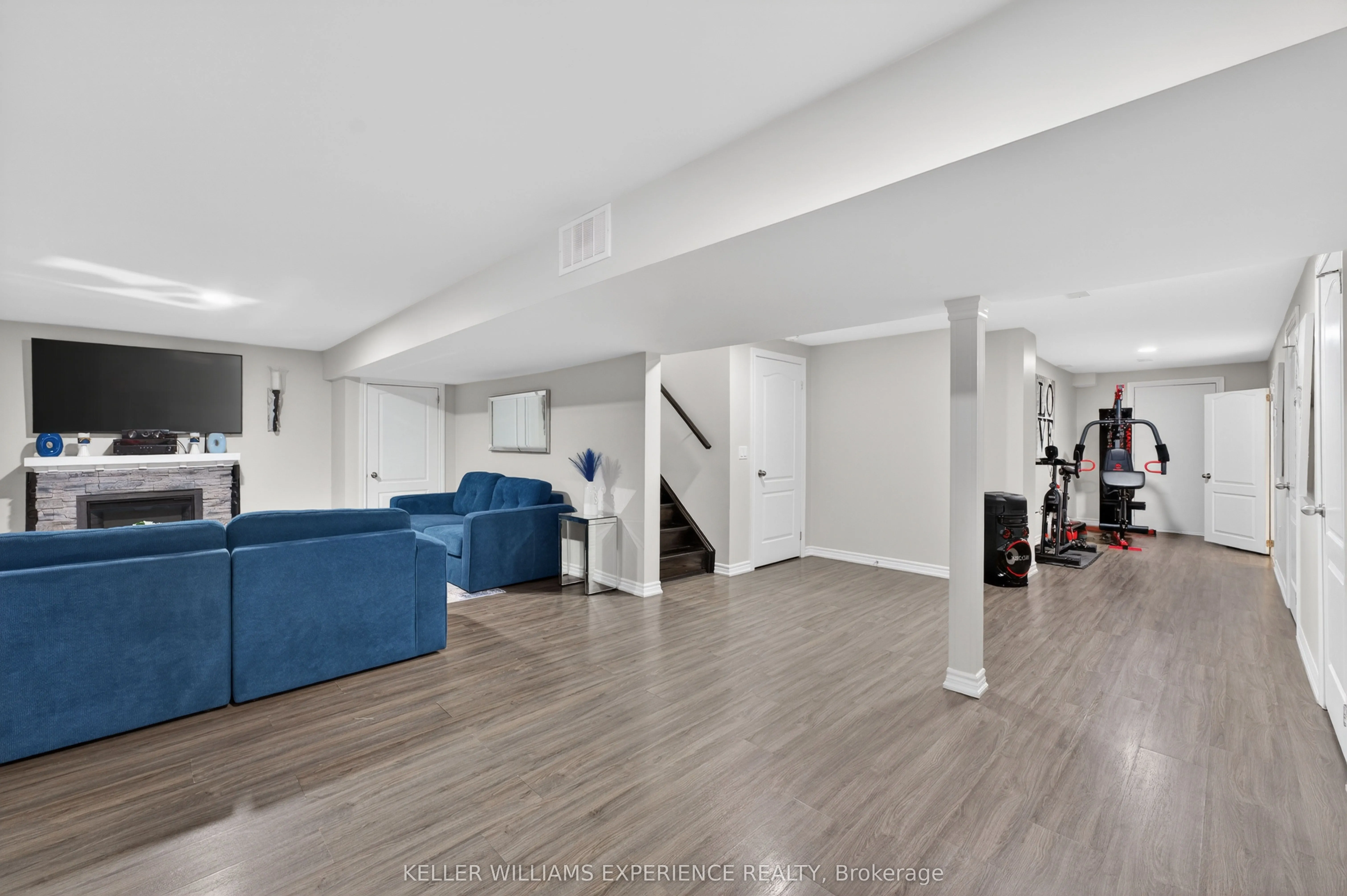 105 DECAROLIS Crescent