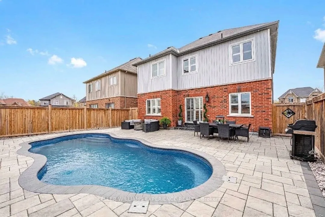 105 DECAROLIS Crescent