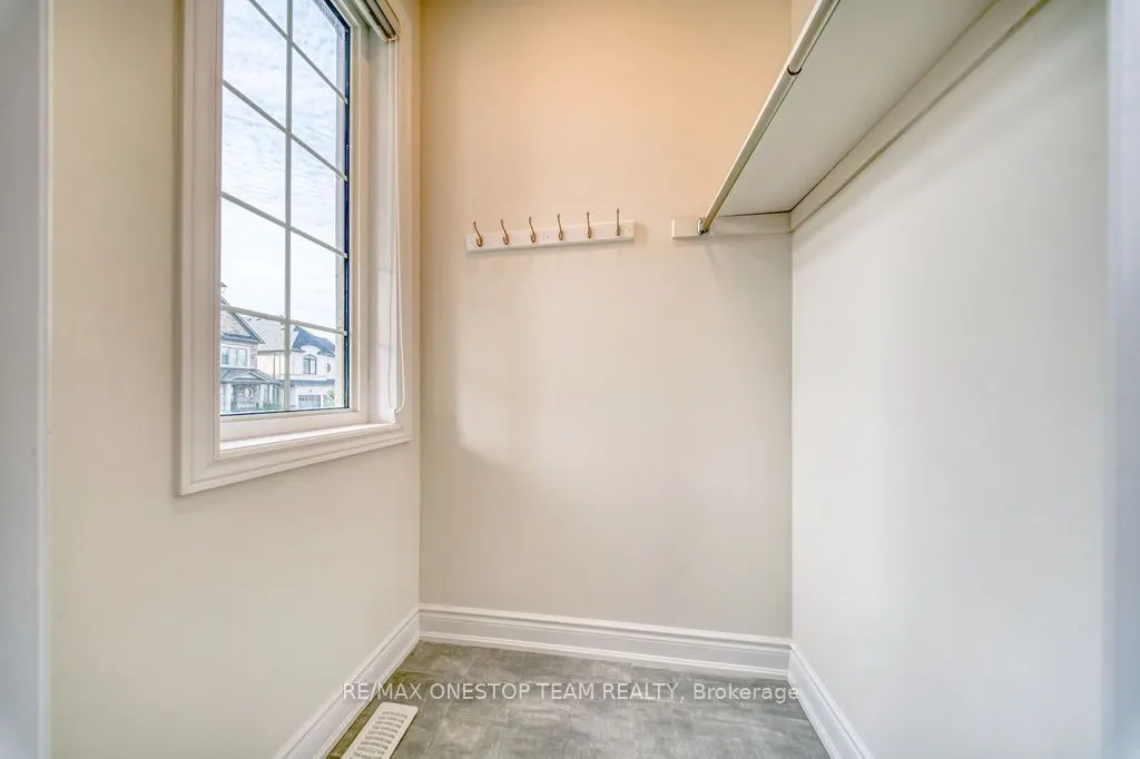 70 Madoc Place