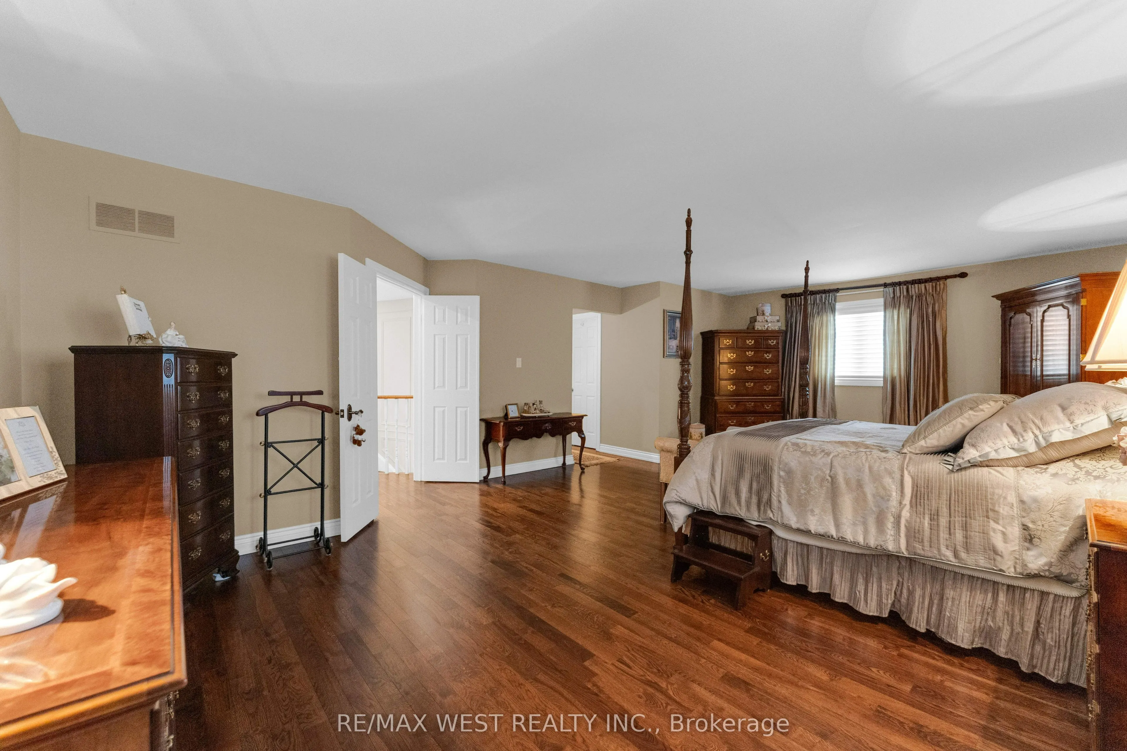 93 Fern Valley Crescent
