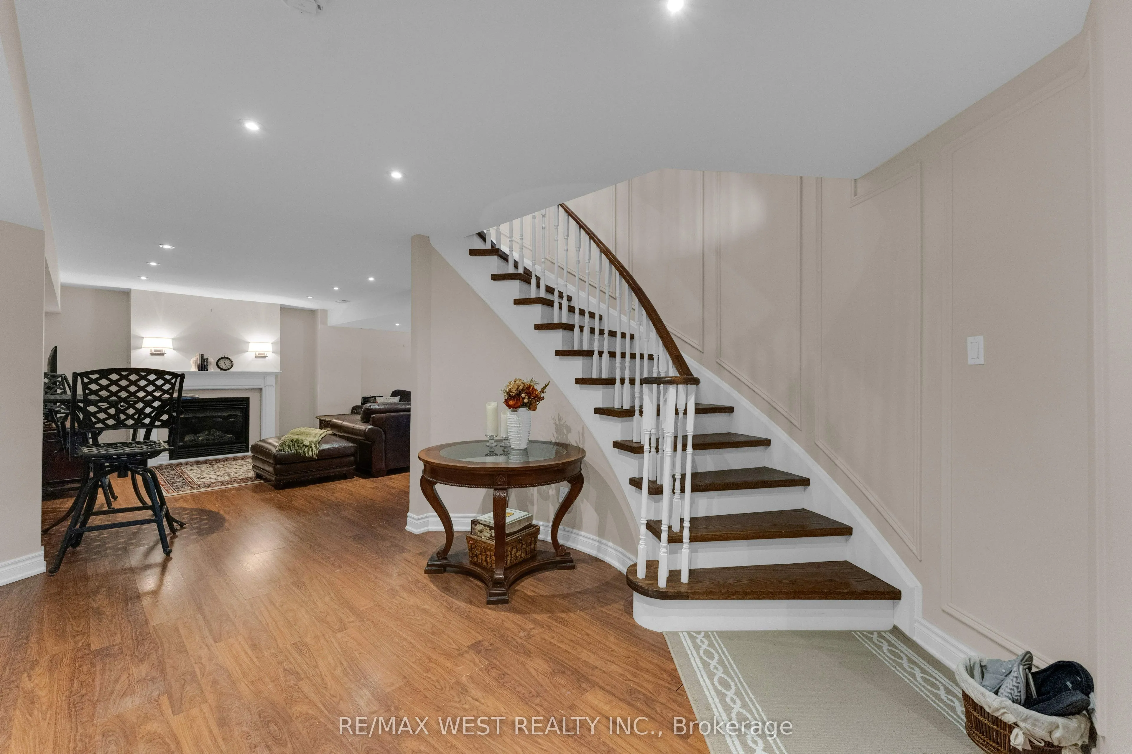 93 Fern Valley Crescent