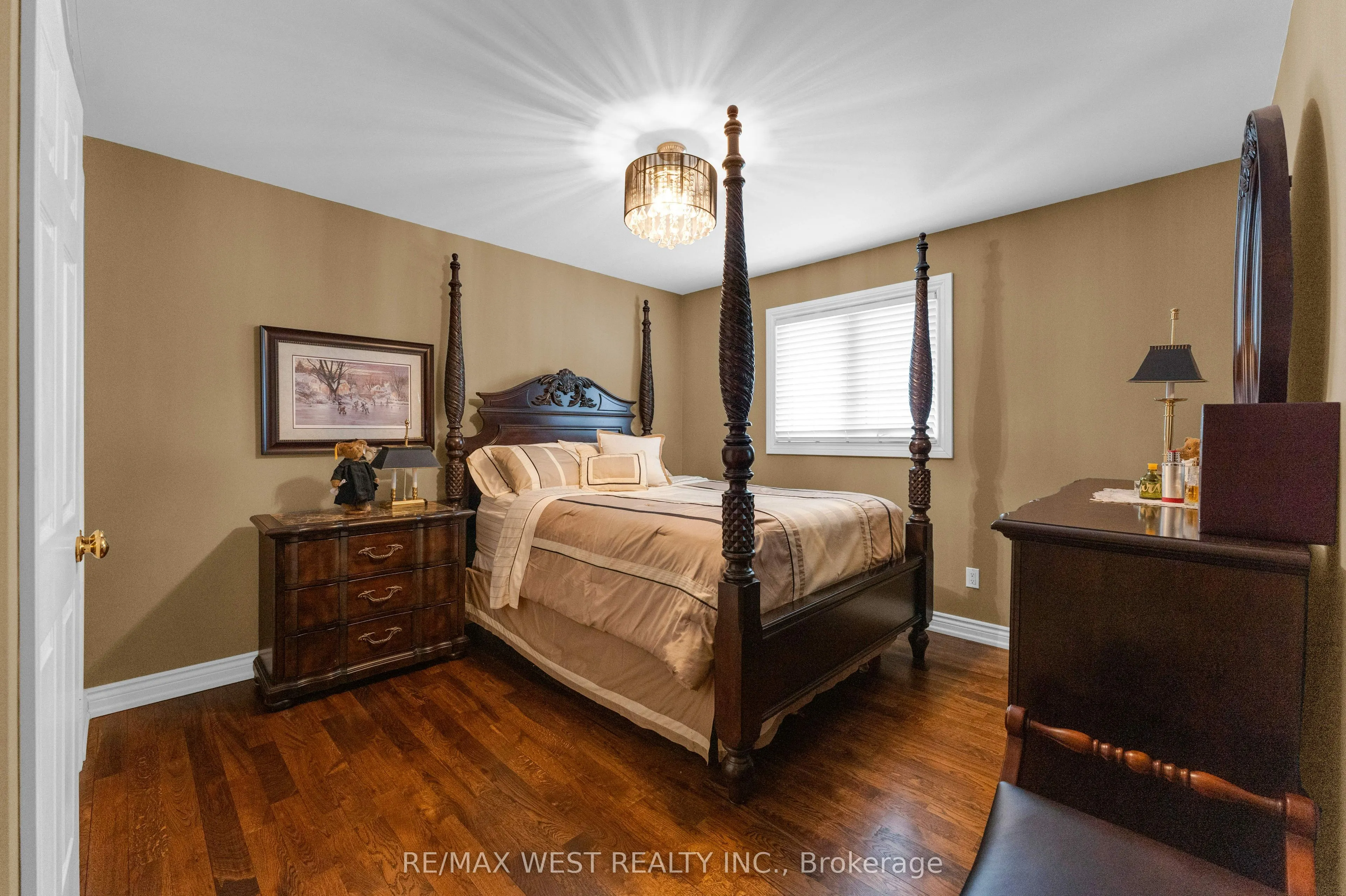 93 Fern Valley Crescent