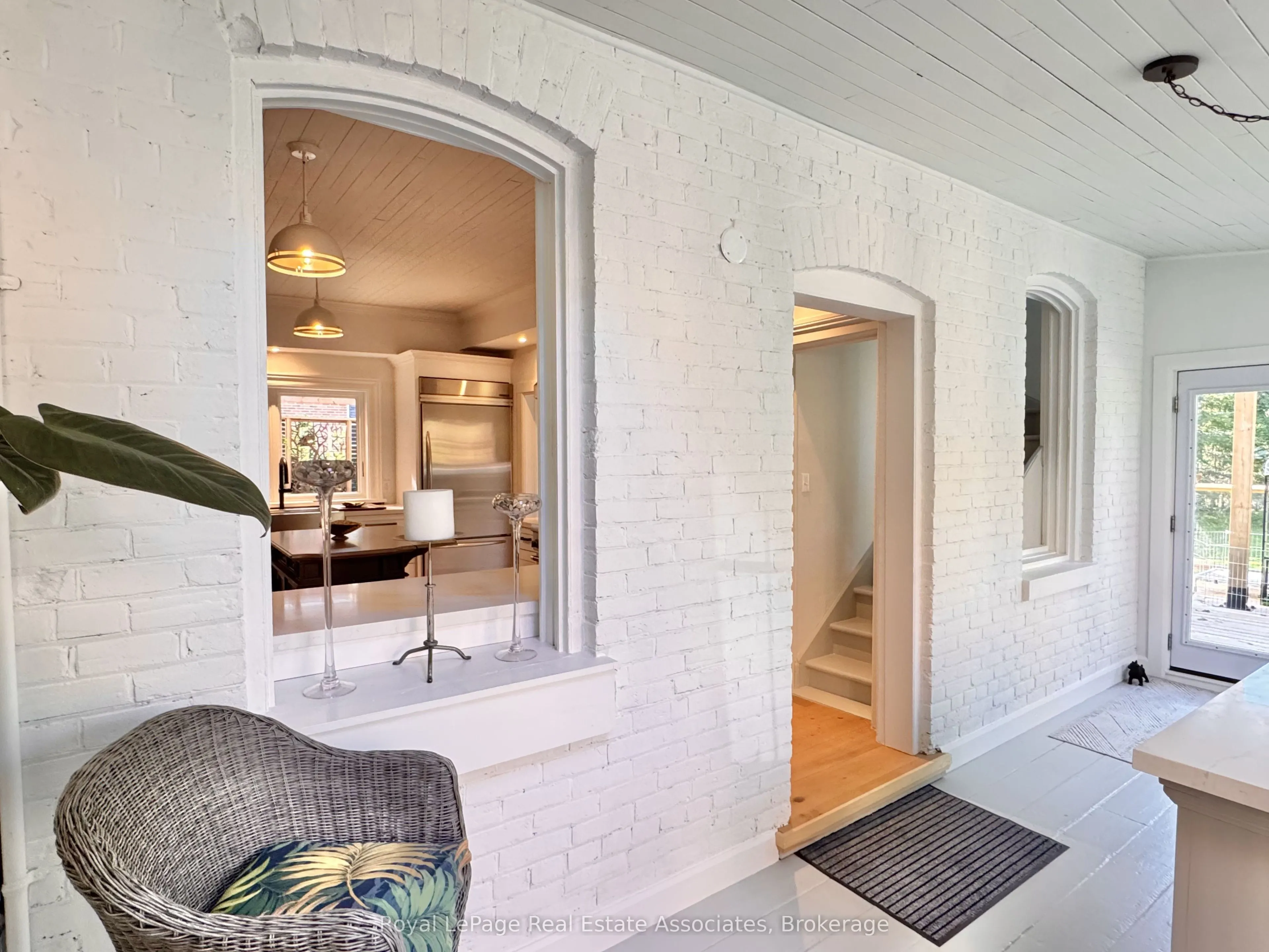 52 Cameron Street E