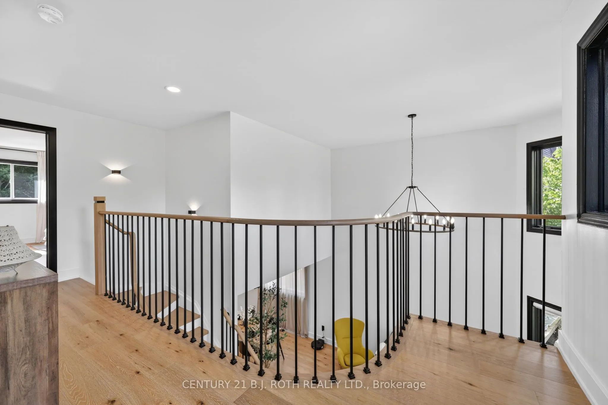 1077 CORRIE Street