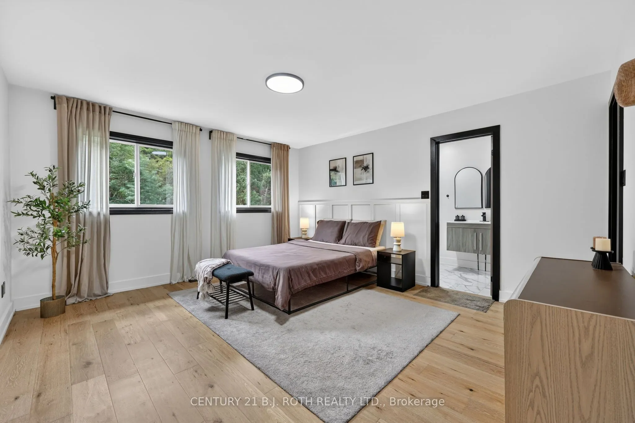 1077 CORRIE Street