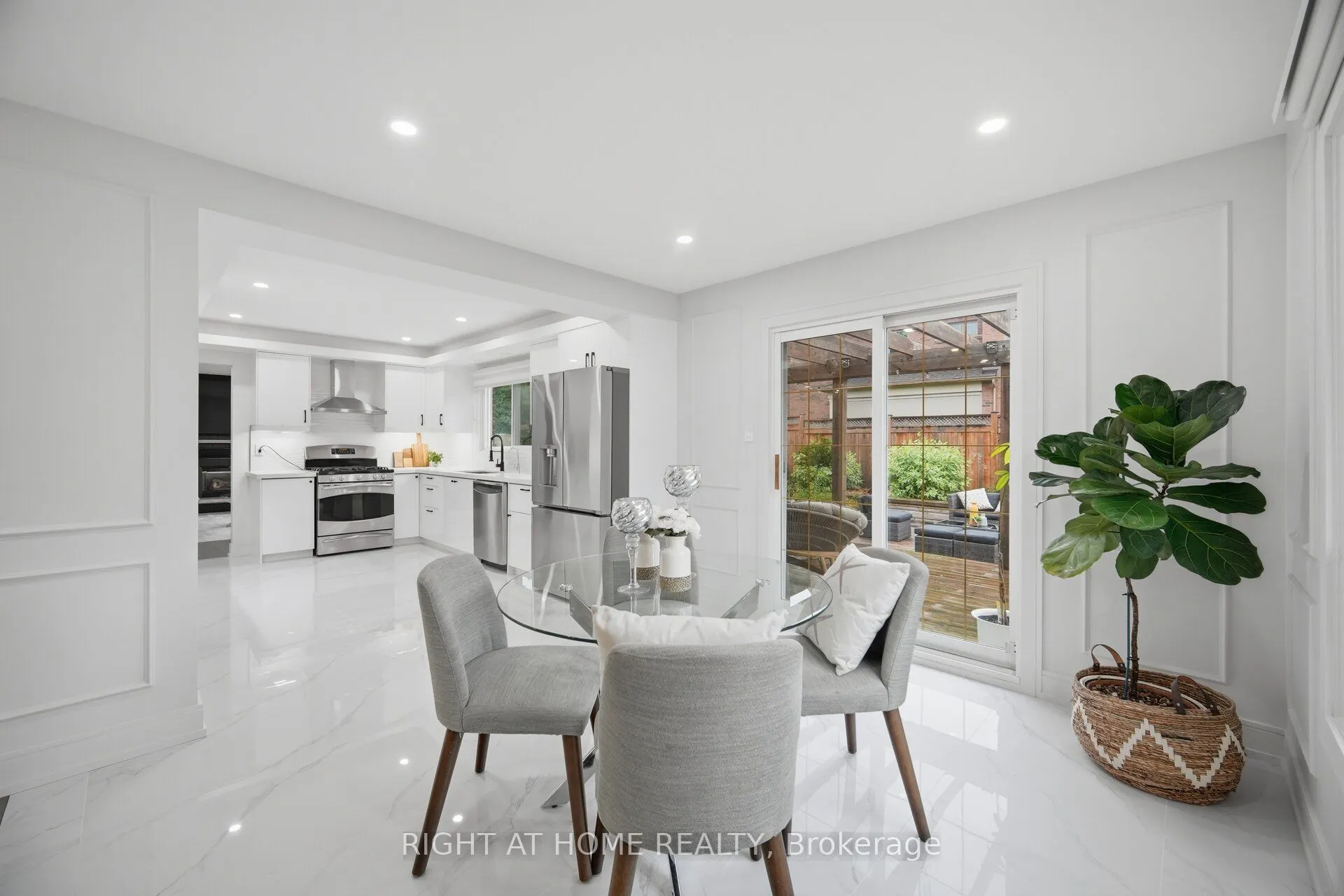 4 Simmons Crescent