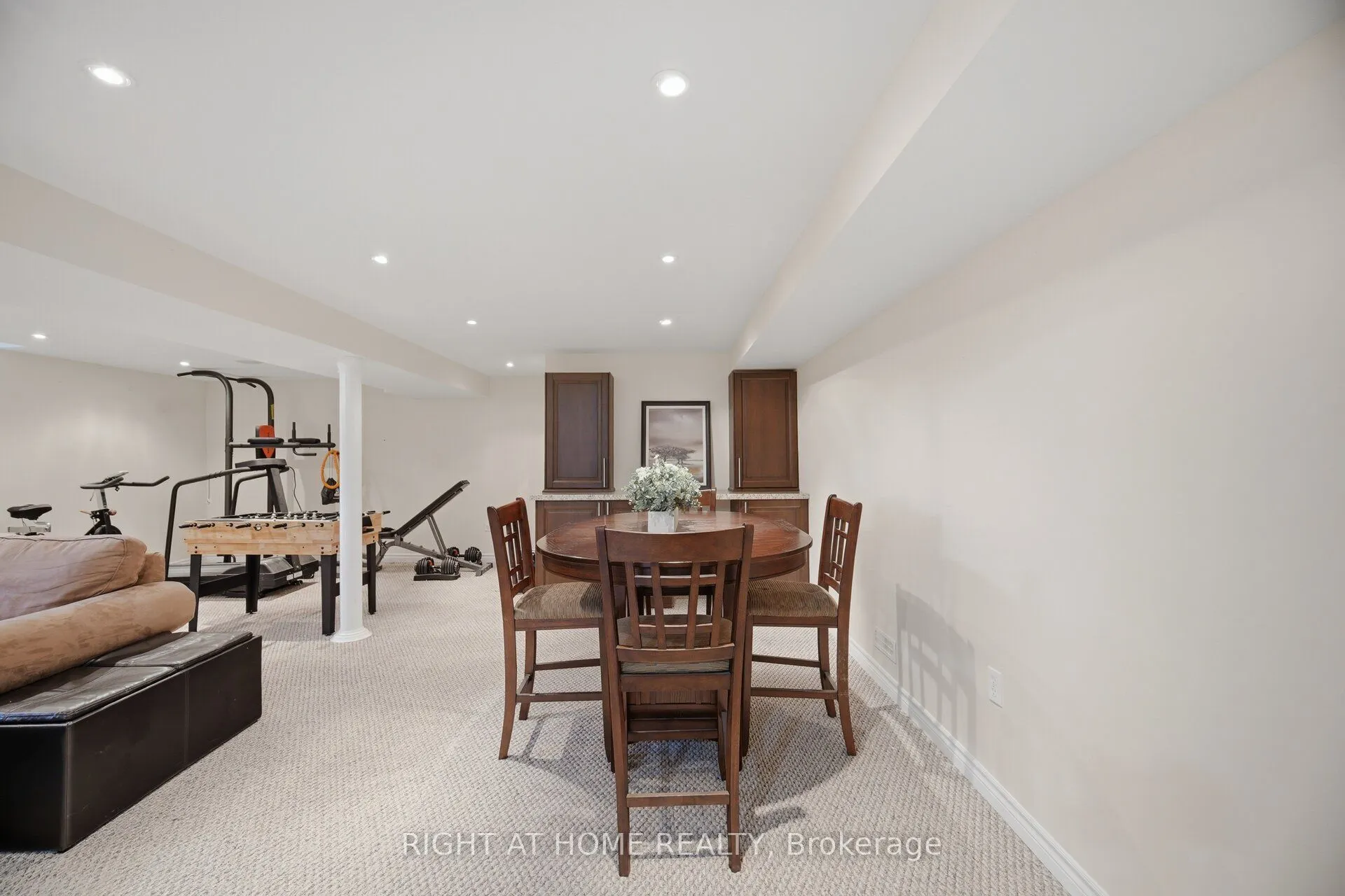 4 Simmons Crescent
