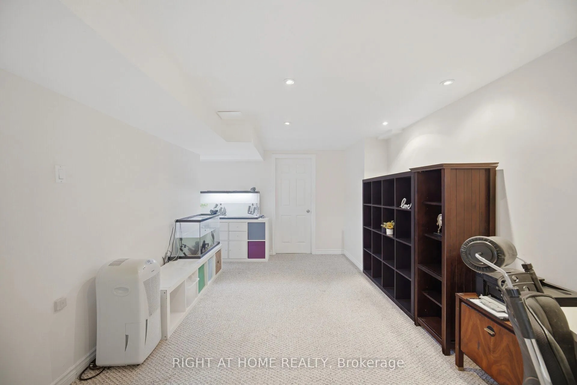 4 Simmons Crescent