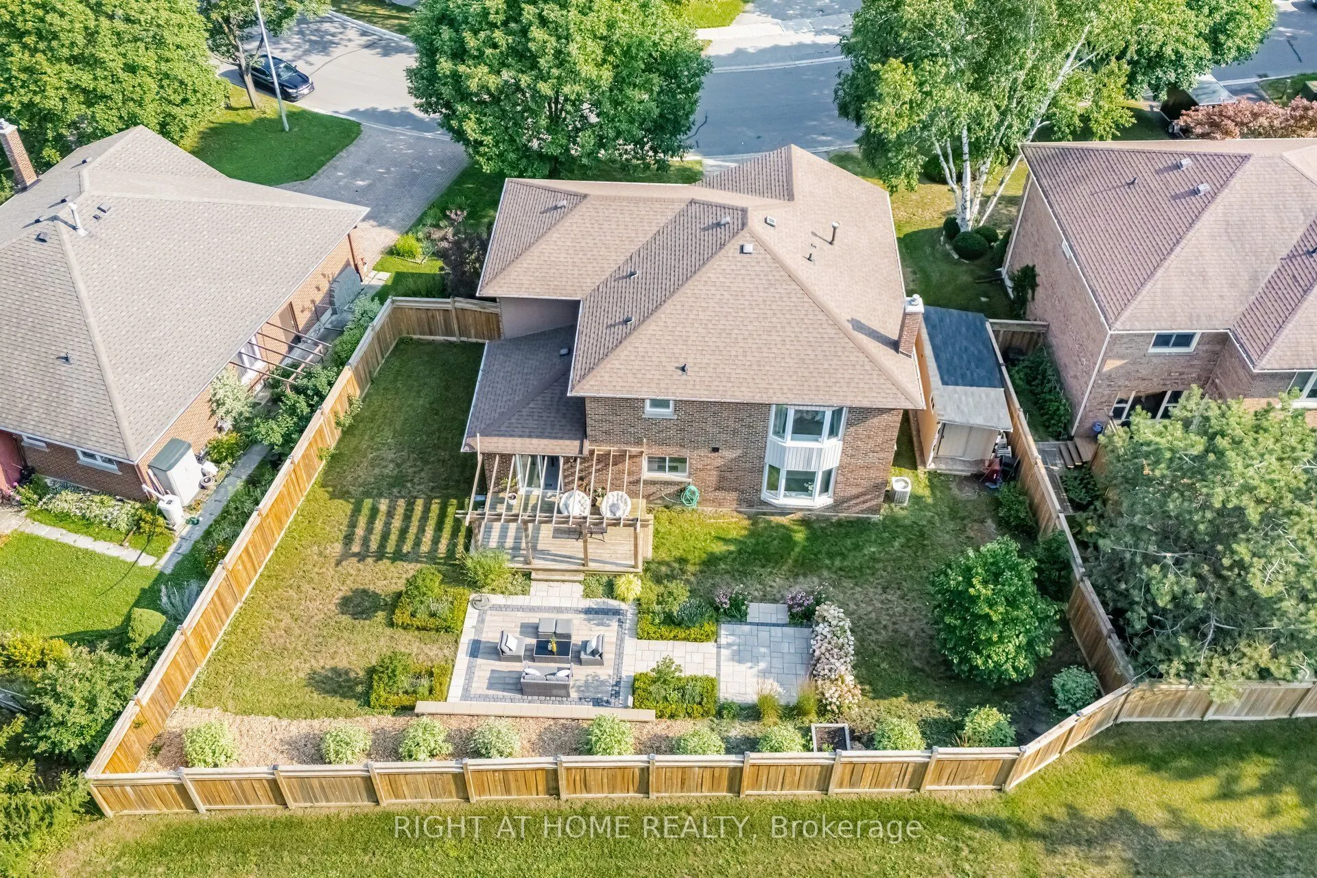 4 Simmons Crescent