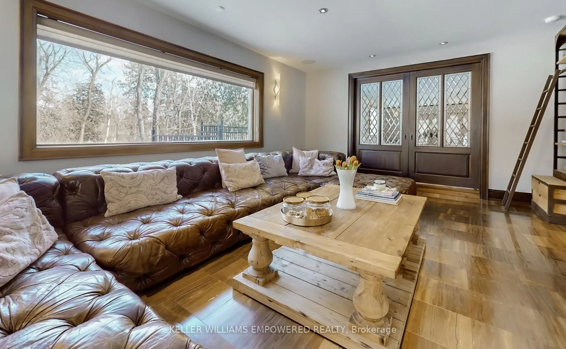 43 Woodland Acres Crescent