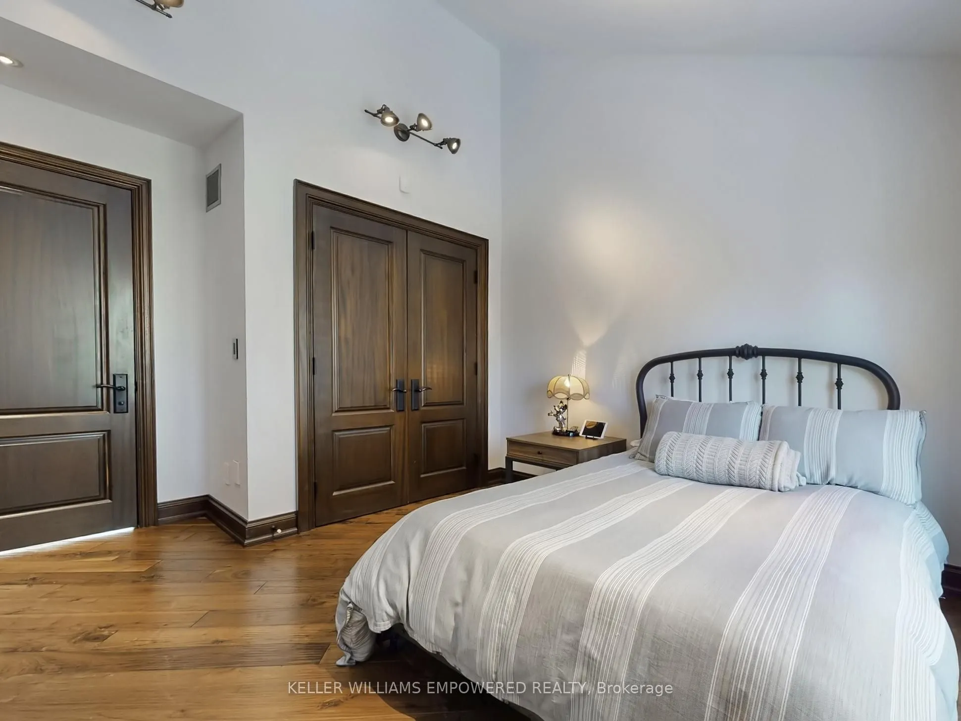 43 Woodland Acres Crescent