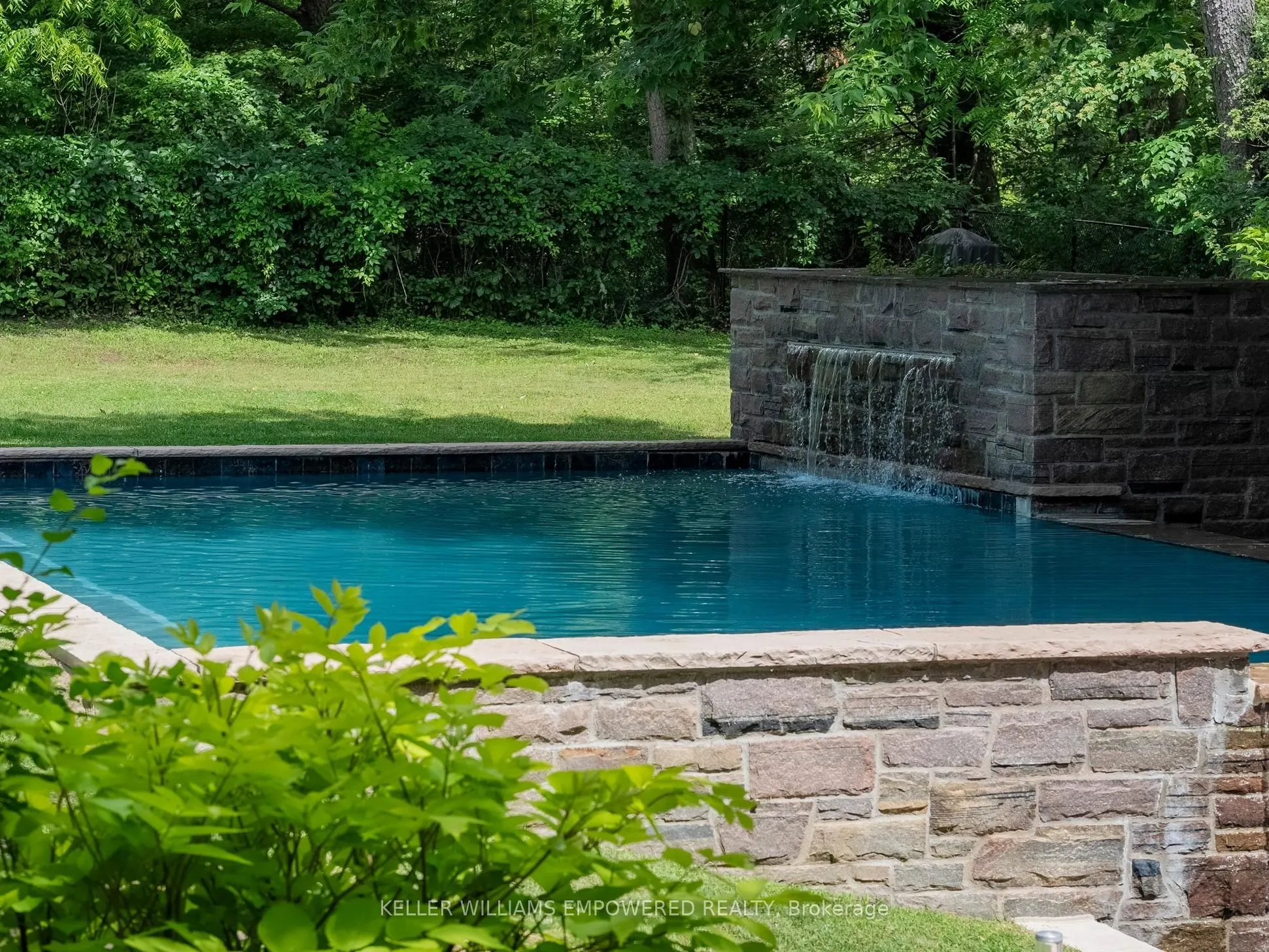 43 Woodland Acres Crescent