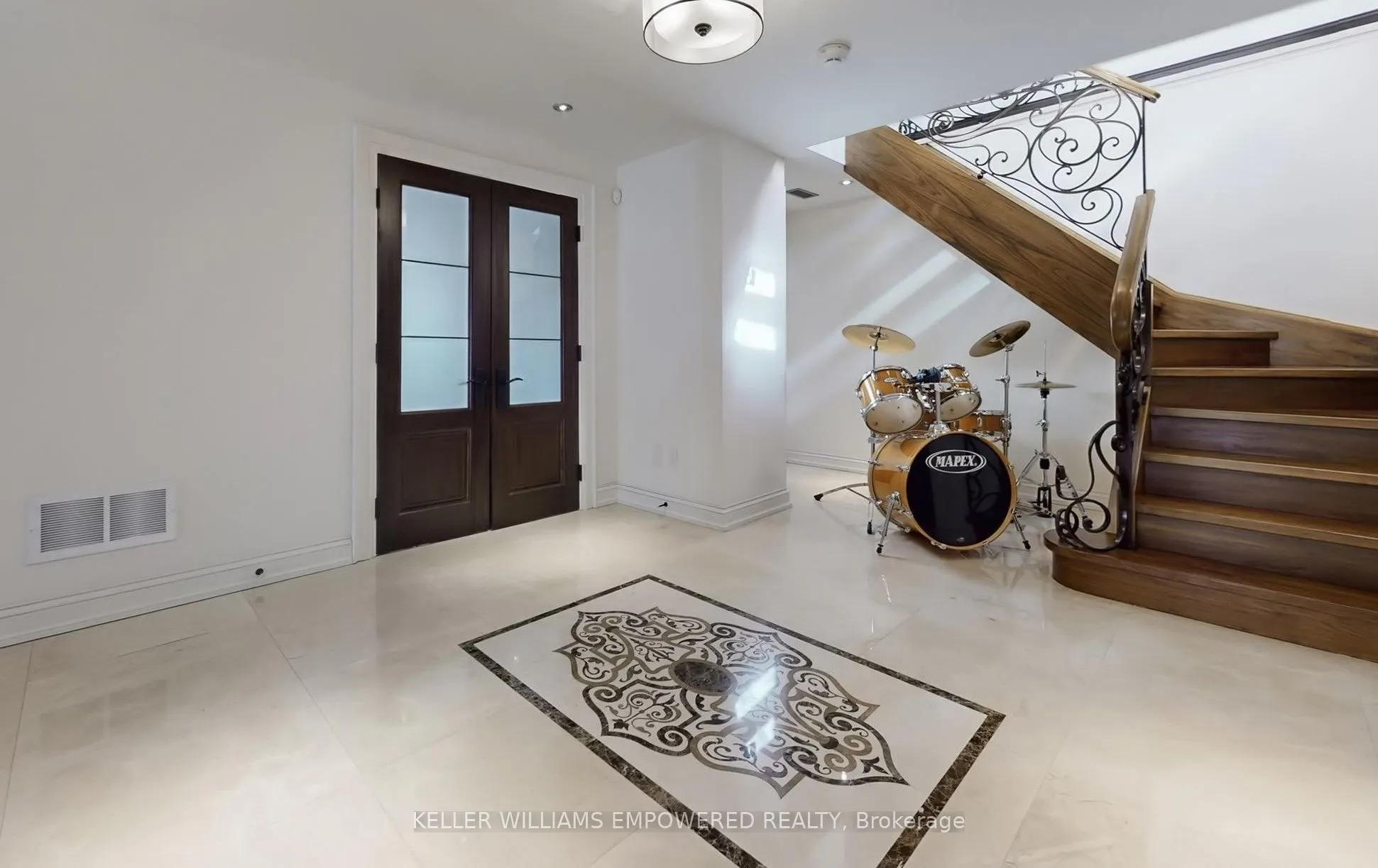 43 Woodland Acres Crescent