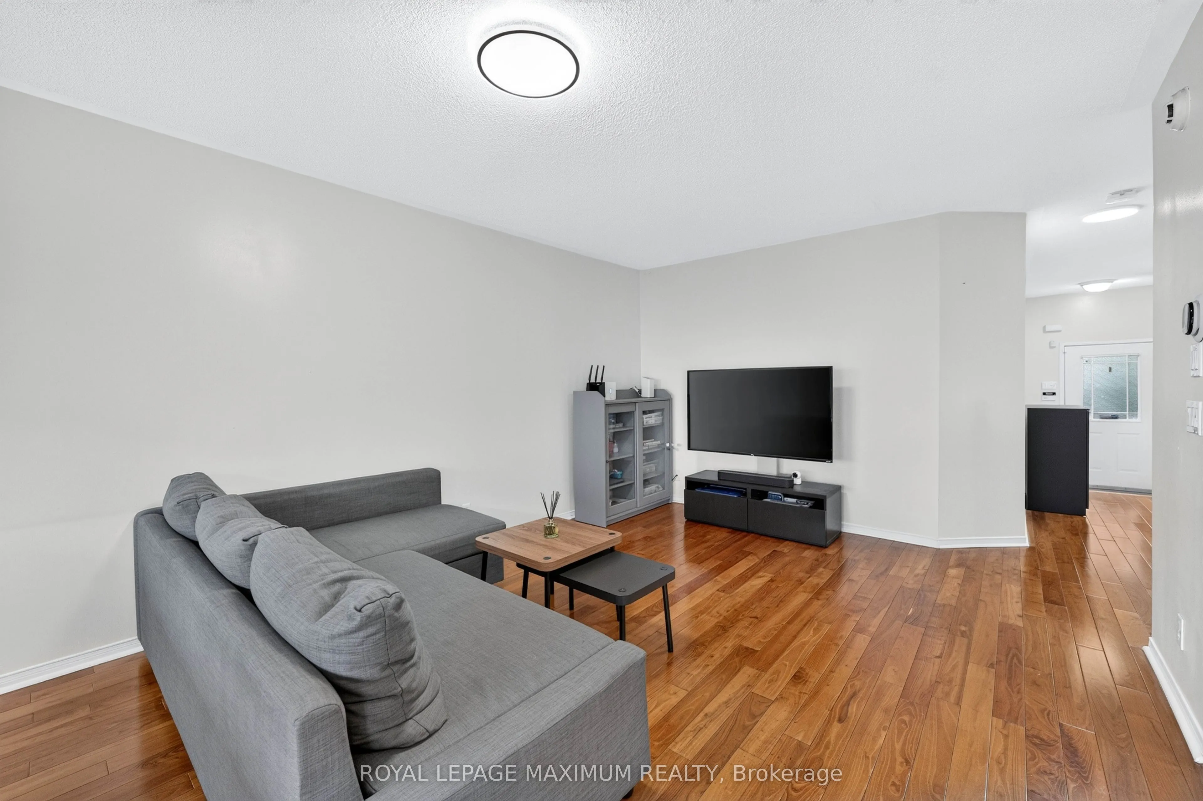 35 Marshview Avenue