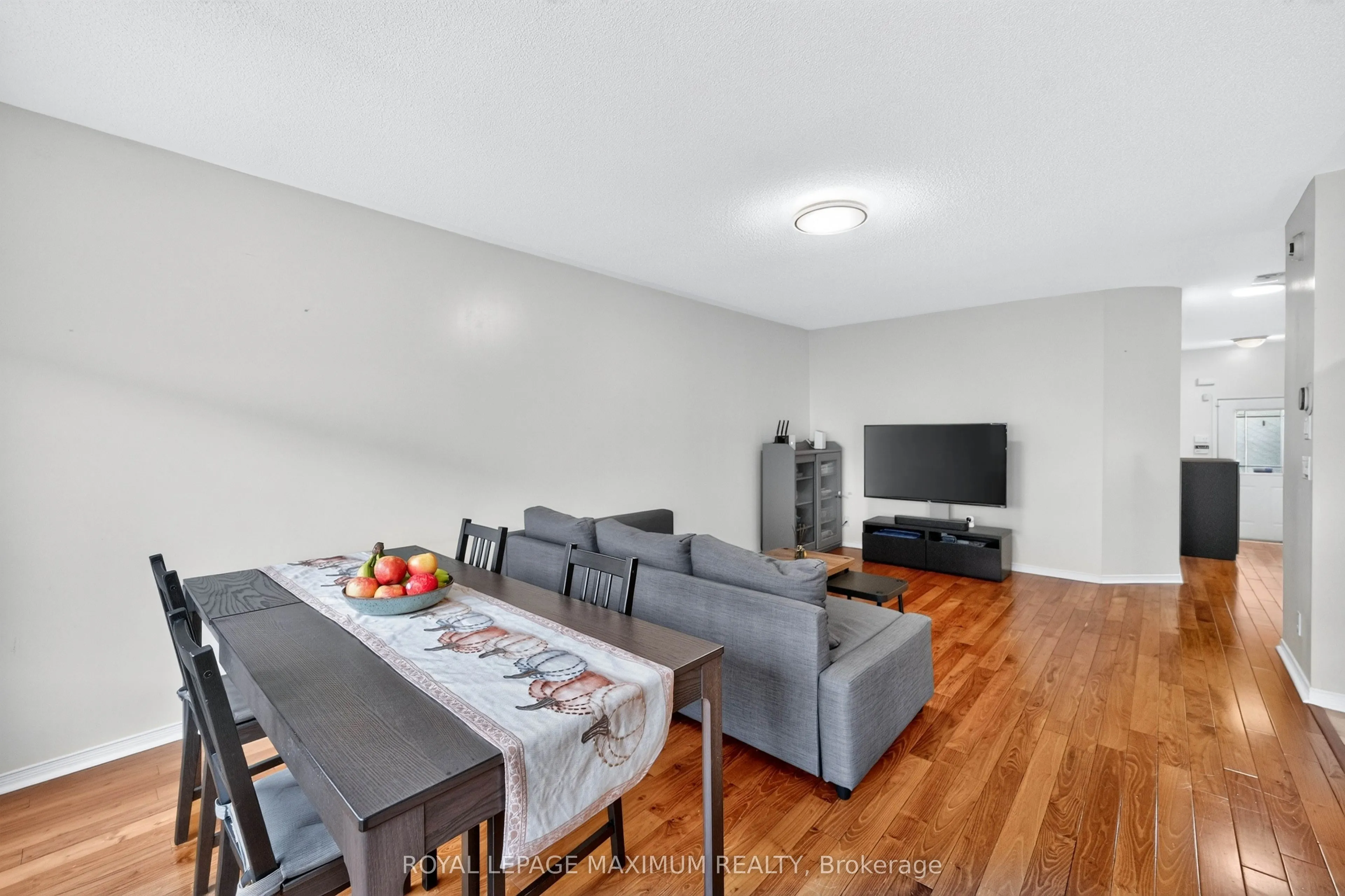 35 Marshview Avenue