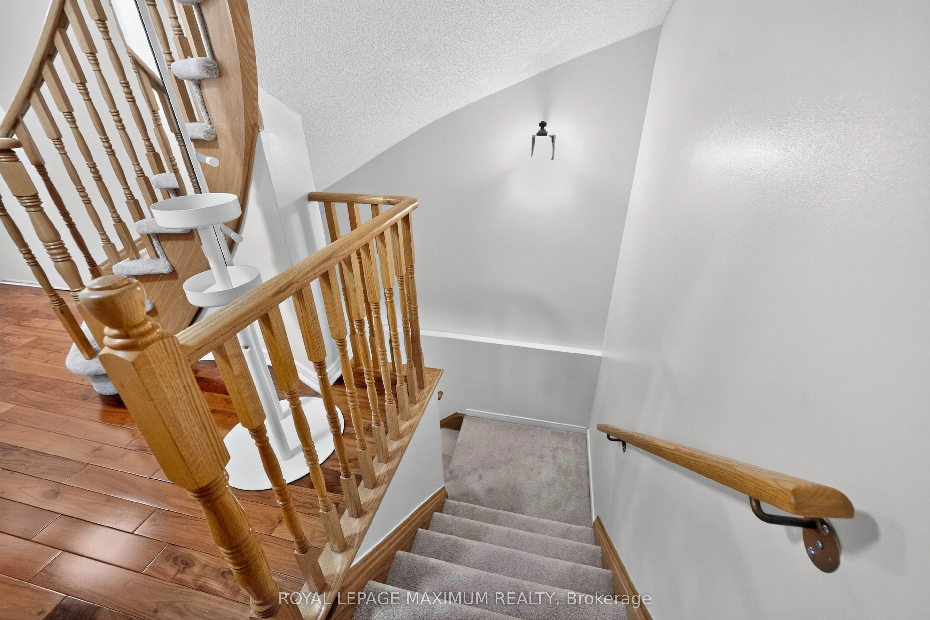 35 Marshview Avenue