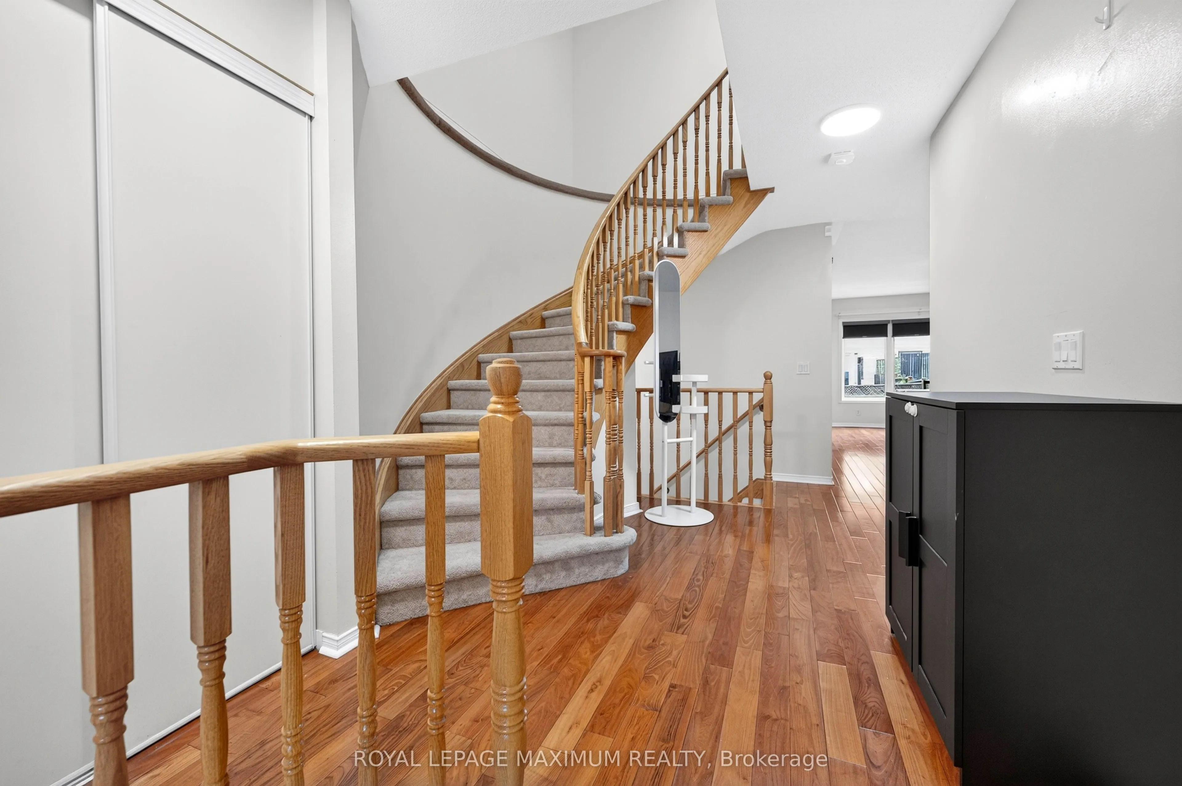 35 Marshview Avenue