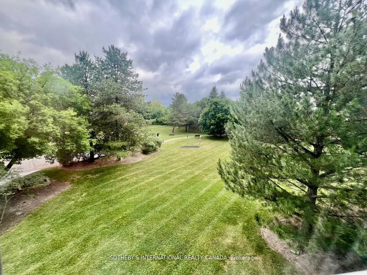 40 Harding Boulevard W #301