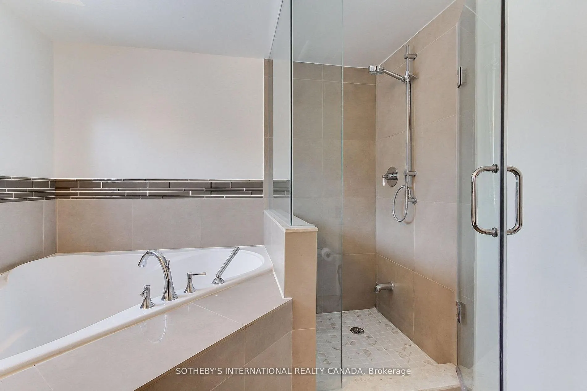 40 Harding Boulevard W #301