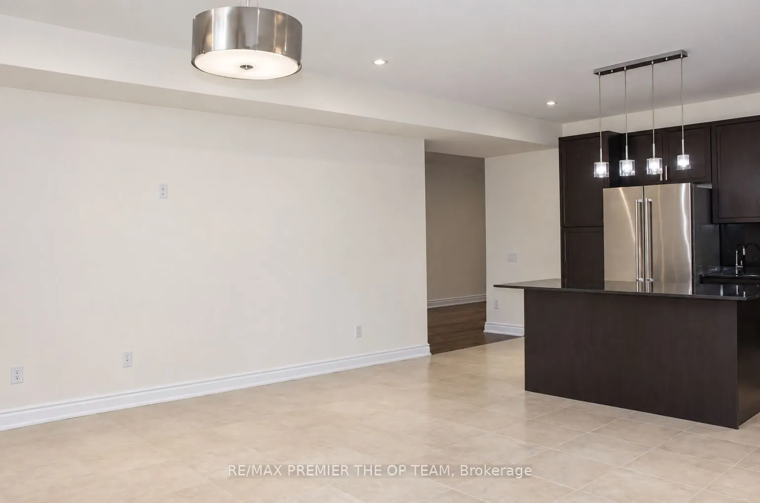 7 Dunrobin Crescent #Lower