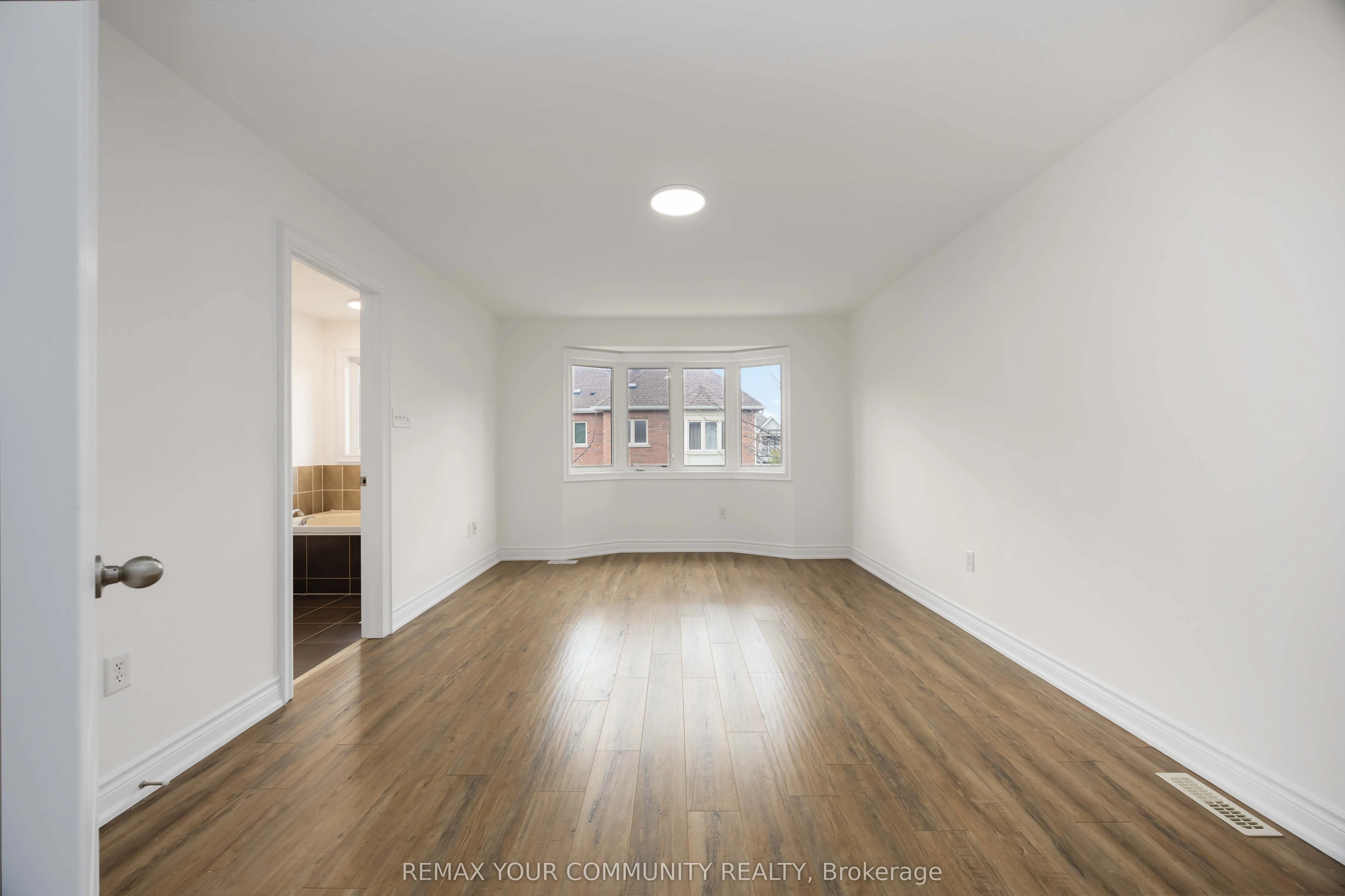 17 Latitude Lane