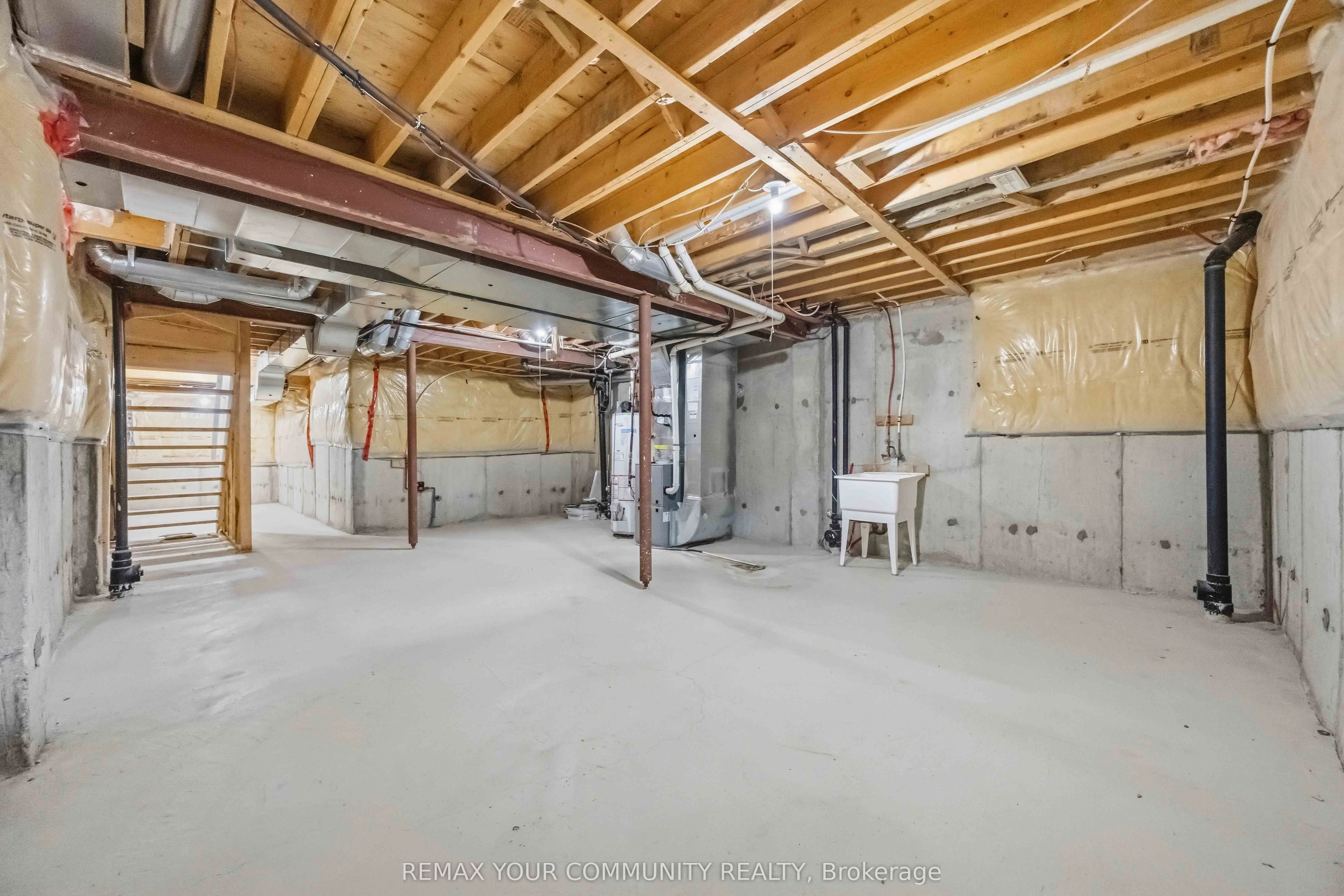 17 Latitude Lane