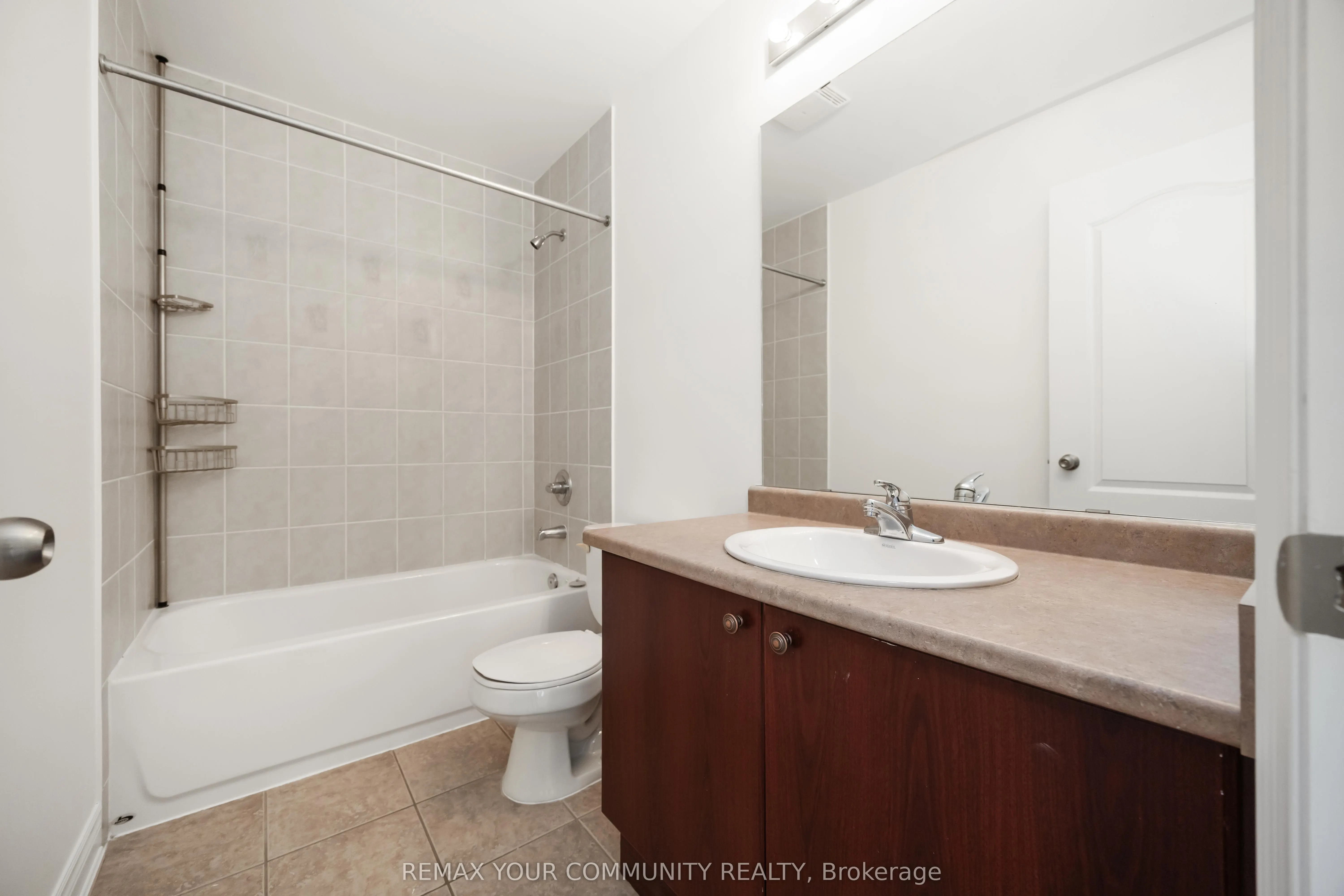17 Latitude Lane