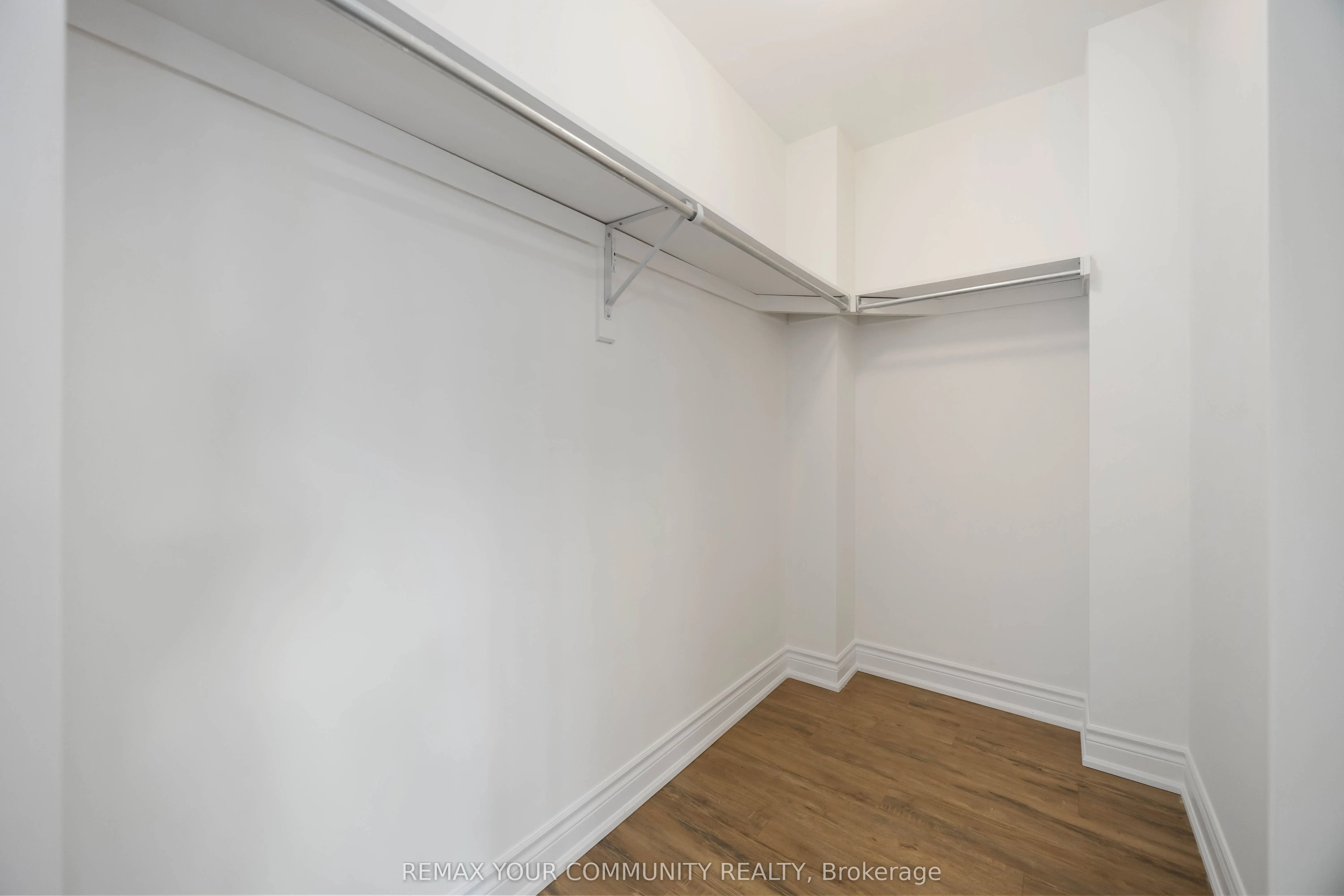 17 Latitude Lane