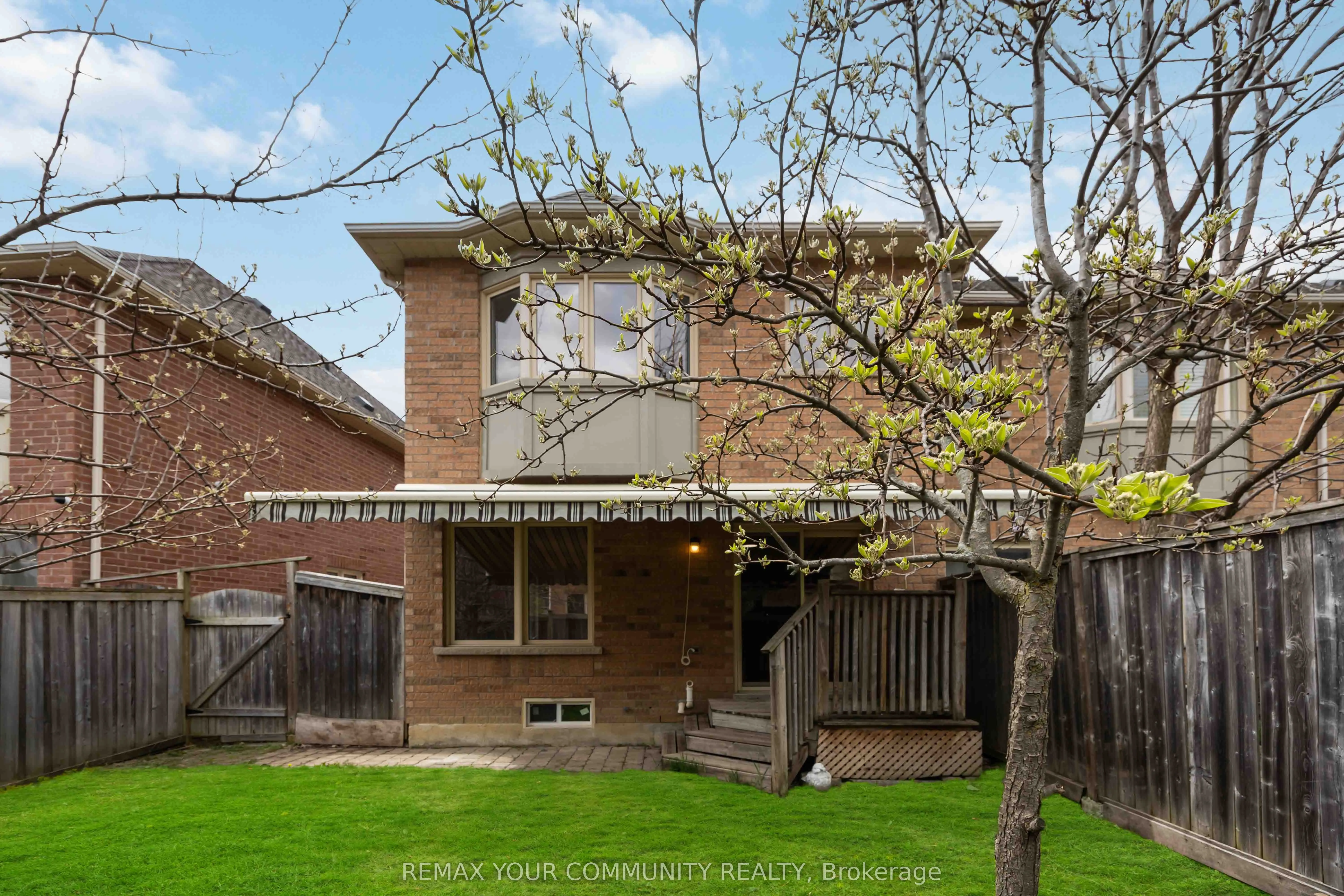 17 Latitude Lane
