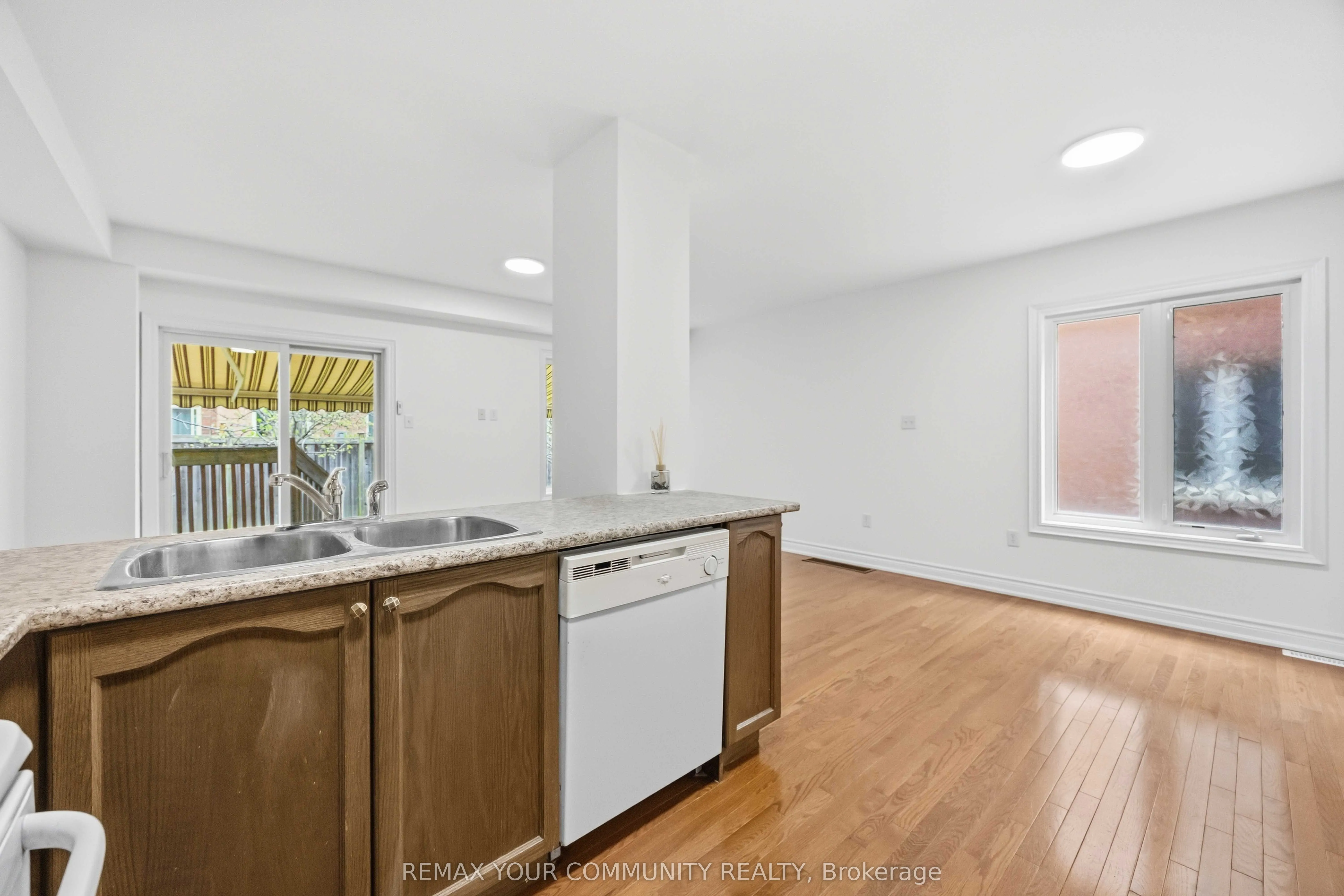 17 Latitude Lane