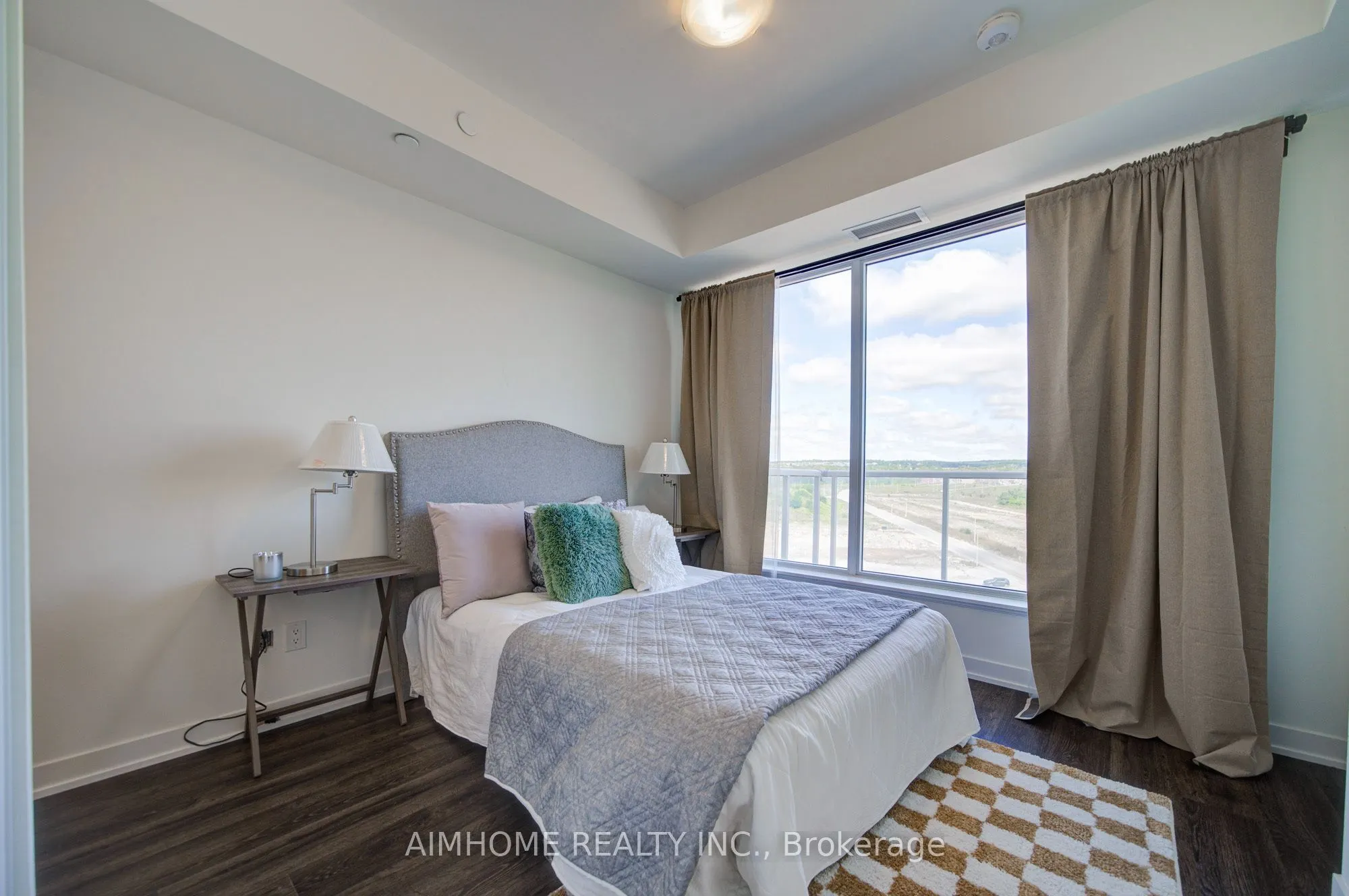2 David Eyer Road E #829