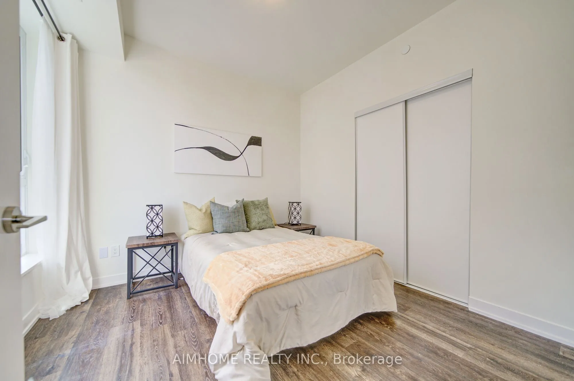 2 David Eyer Road E #829