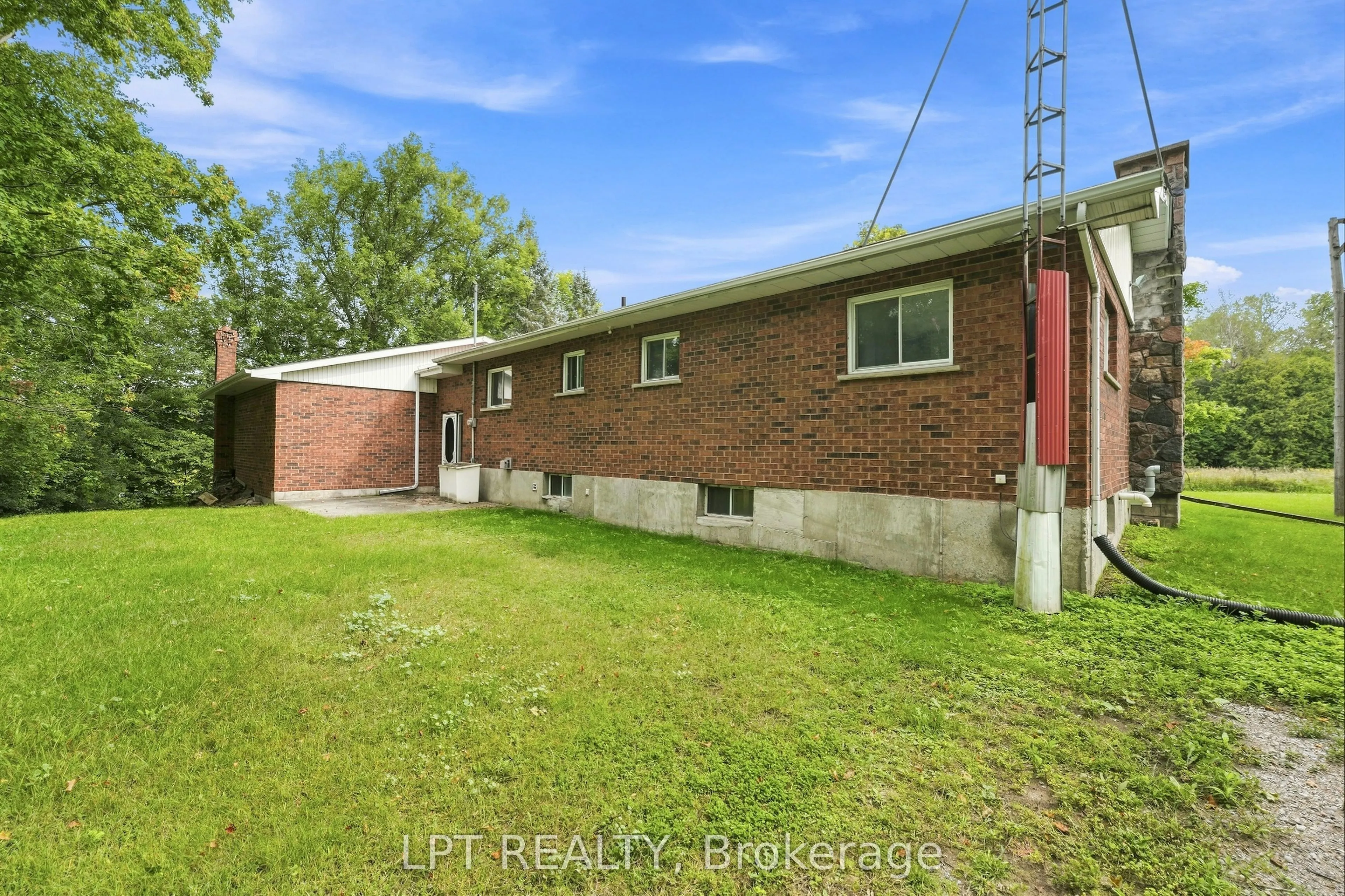 586 Hwy 47 Highway