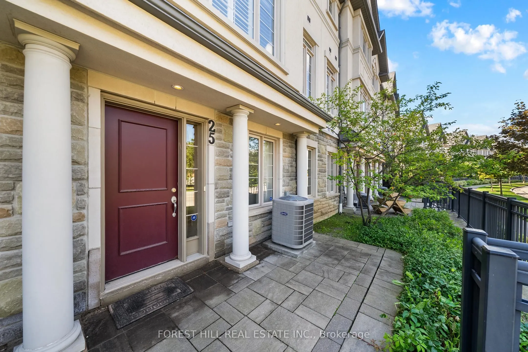 25 Beverley Glen Boulevard #25