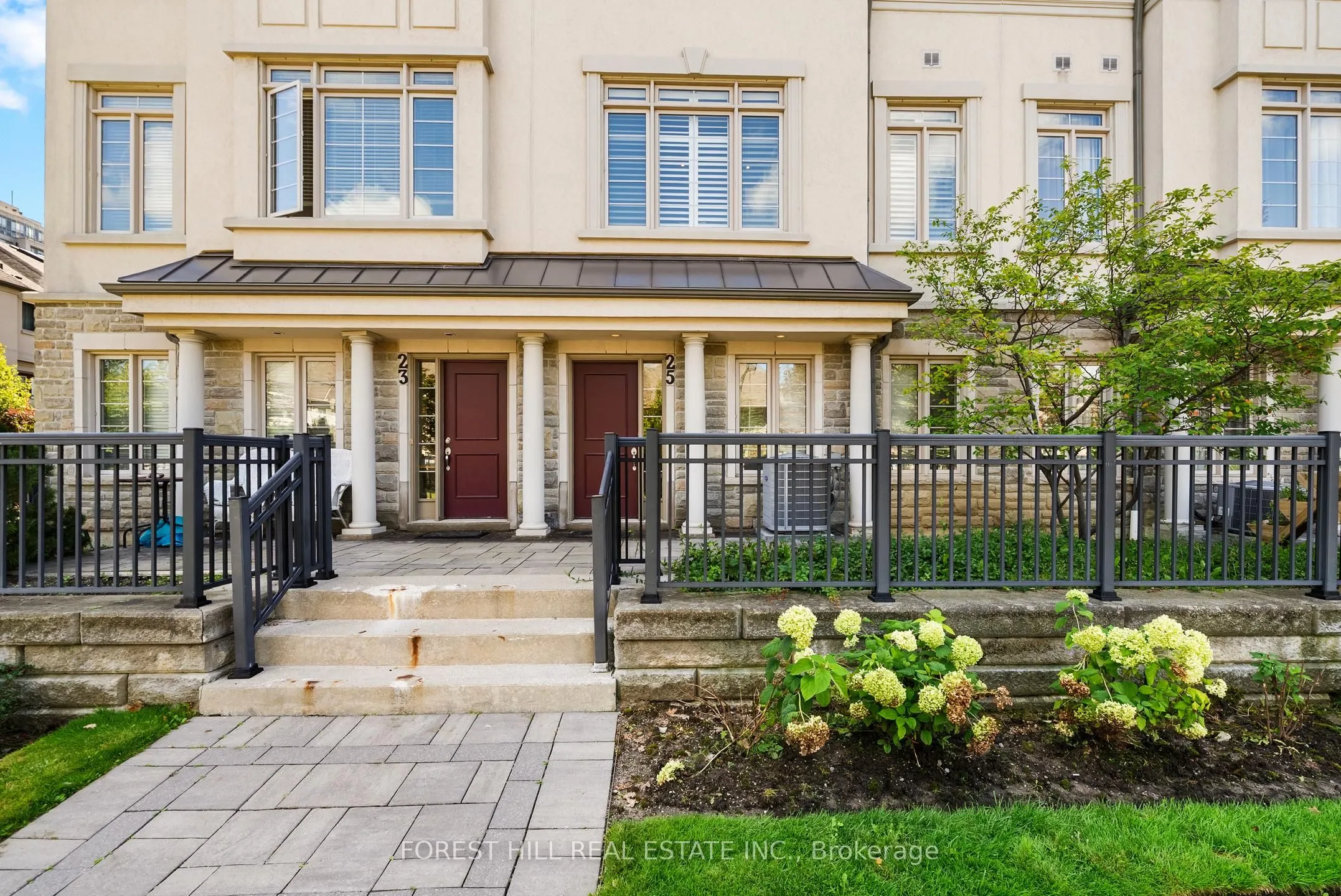25 Beverley Glen Boulevard #25