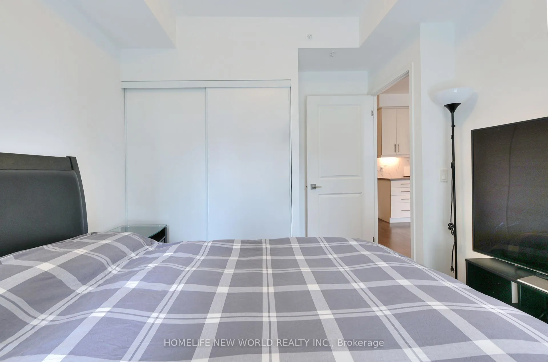 85 Oneida Crescent #811