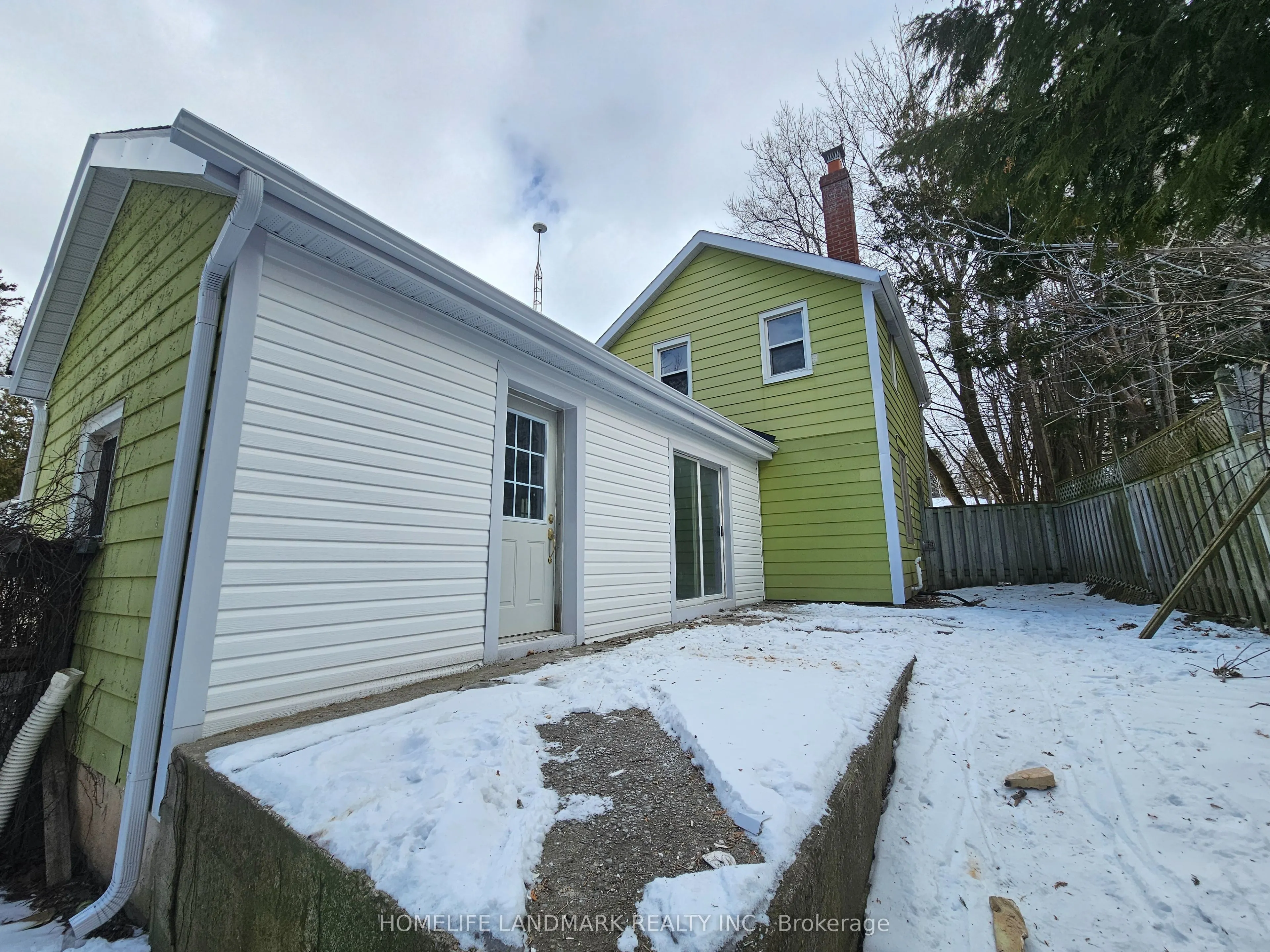 18852 Leslie Street #Side Unit (Facing North)