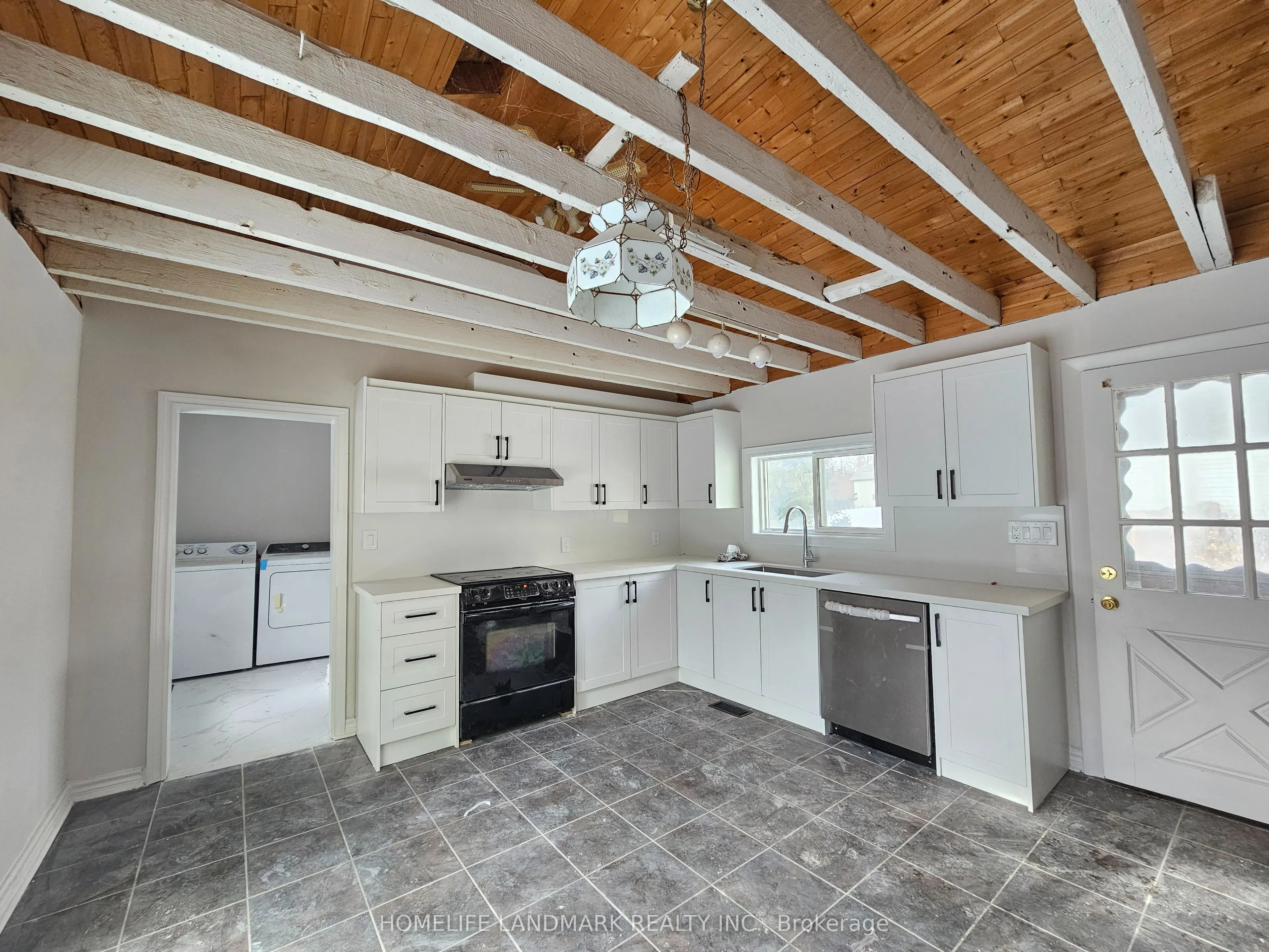 18852 Leslie Street #Side Unit (Facing North)