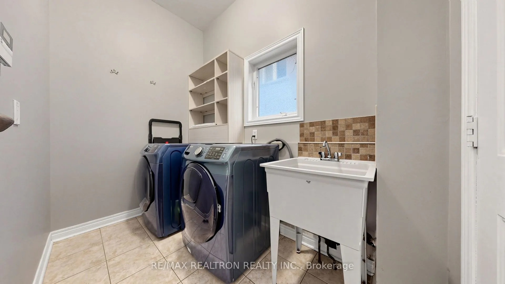 492 Pleasant Ridge Avenue