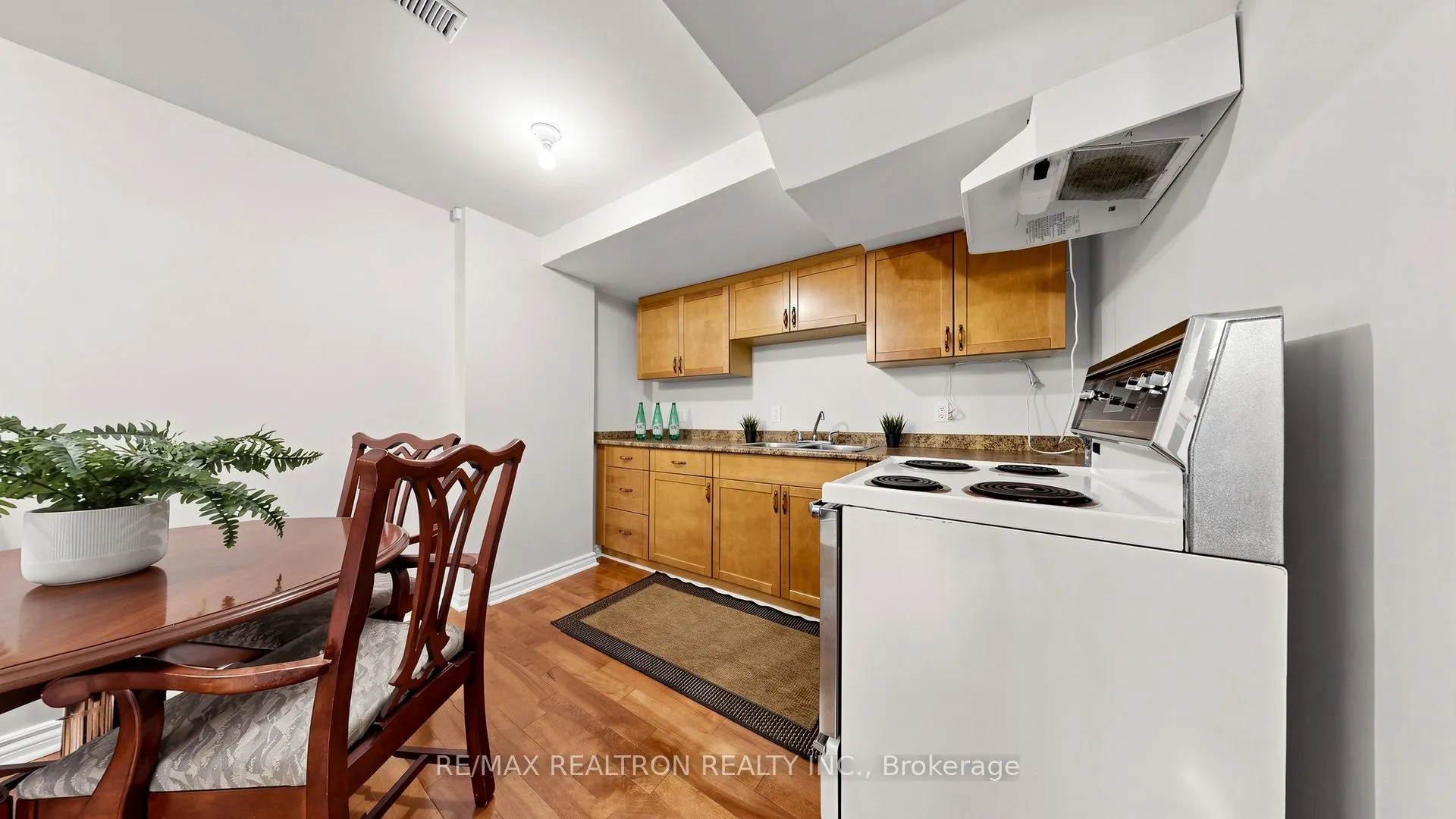 492 Pleasant Ridge Avenue